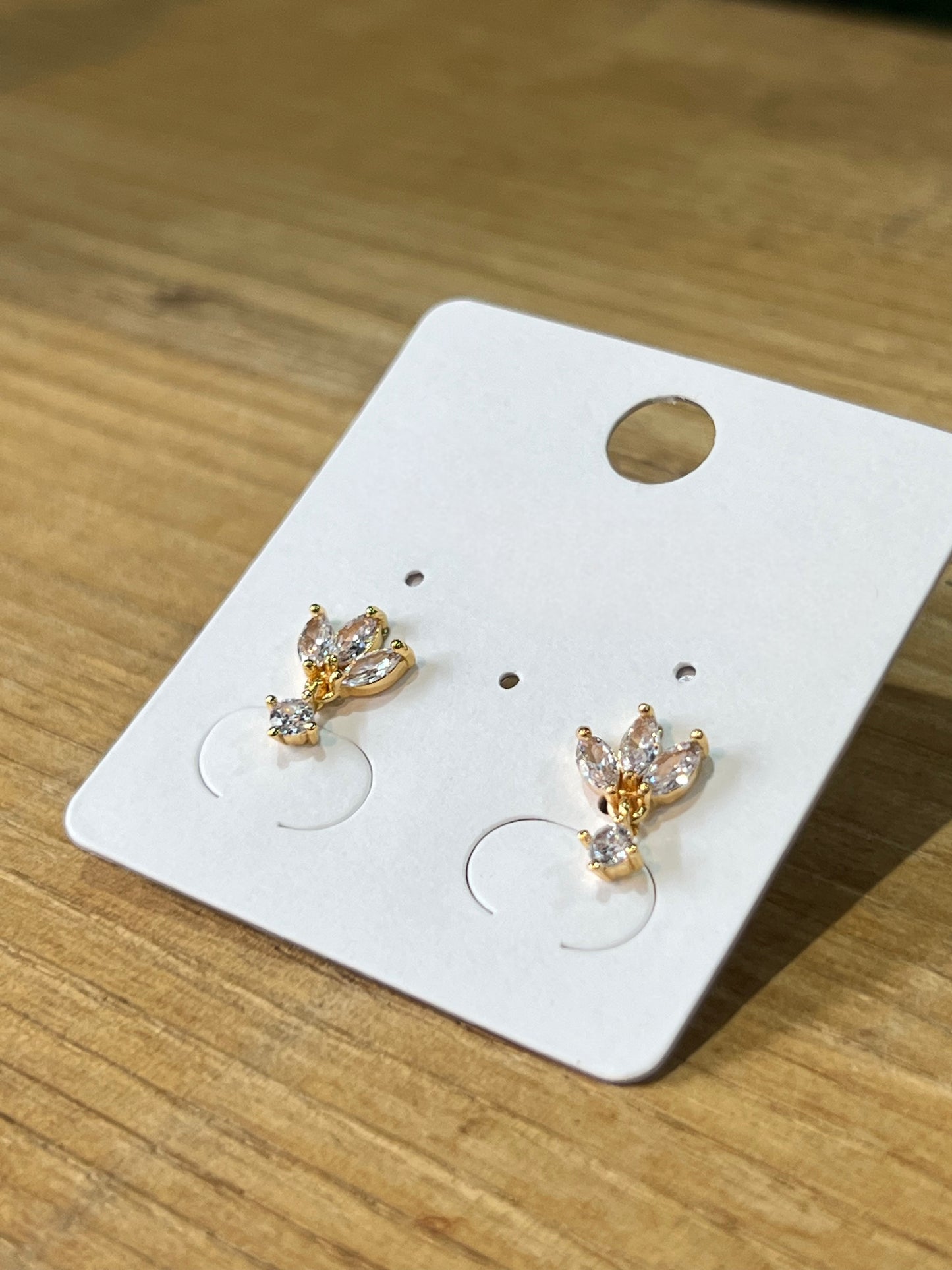 Boucles d’oreilles fleurs goutte strass