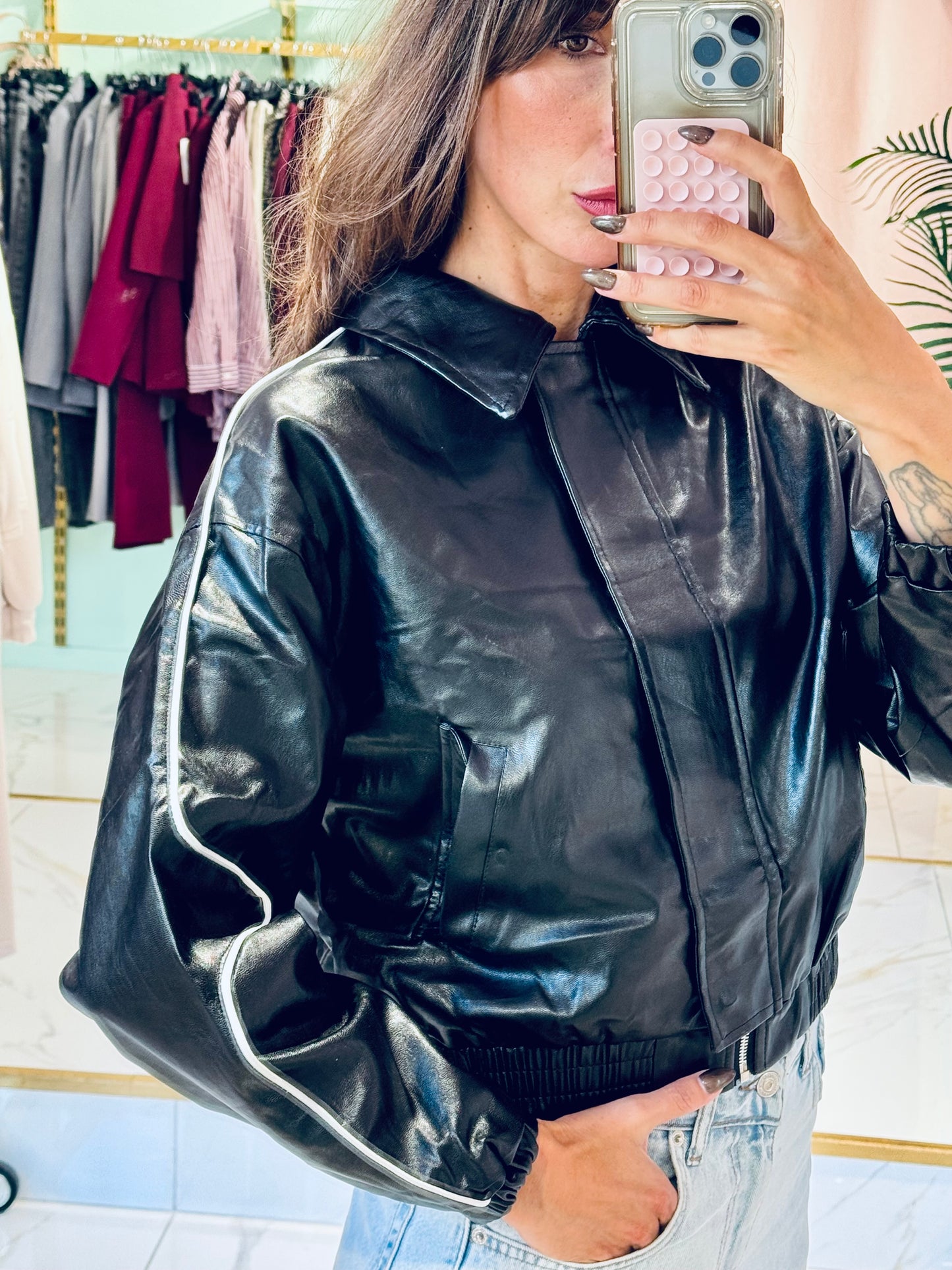 Bombers noir en simili bande blanche