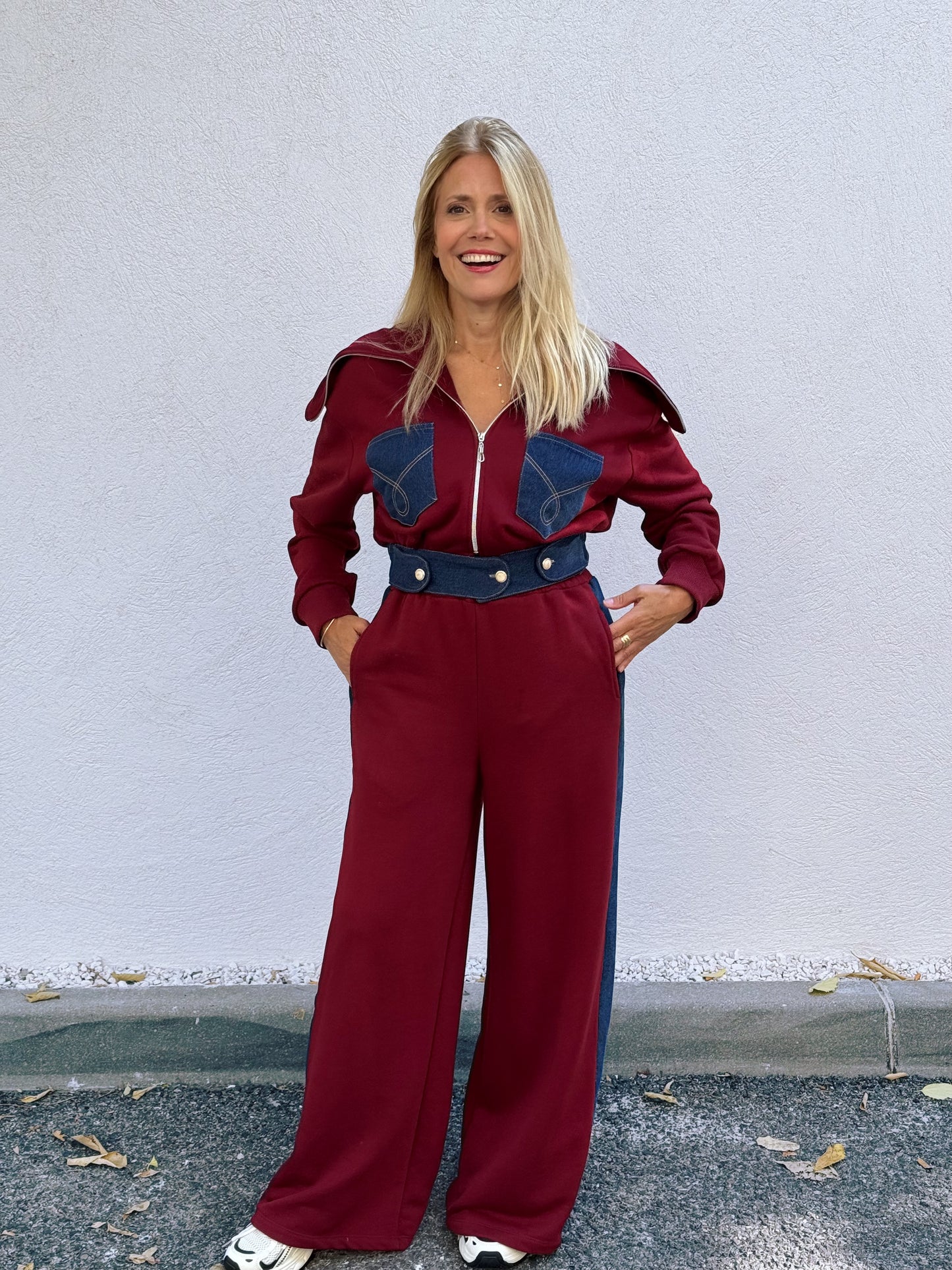 Ensemble streetwear patchwork jean & sweat – bordeaux