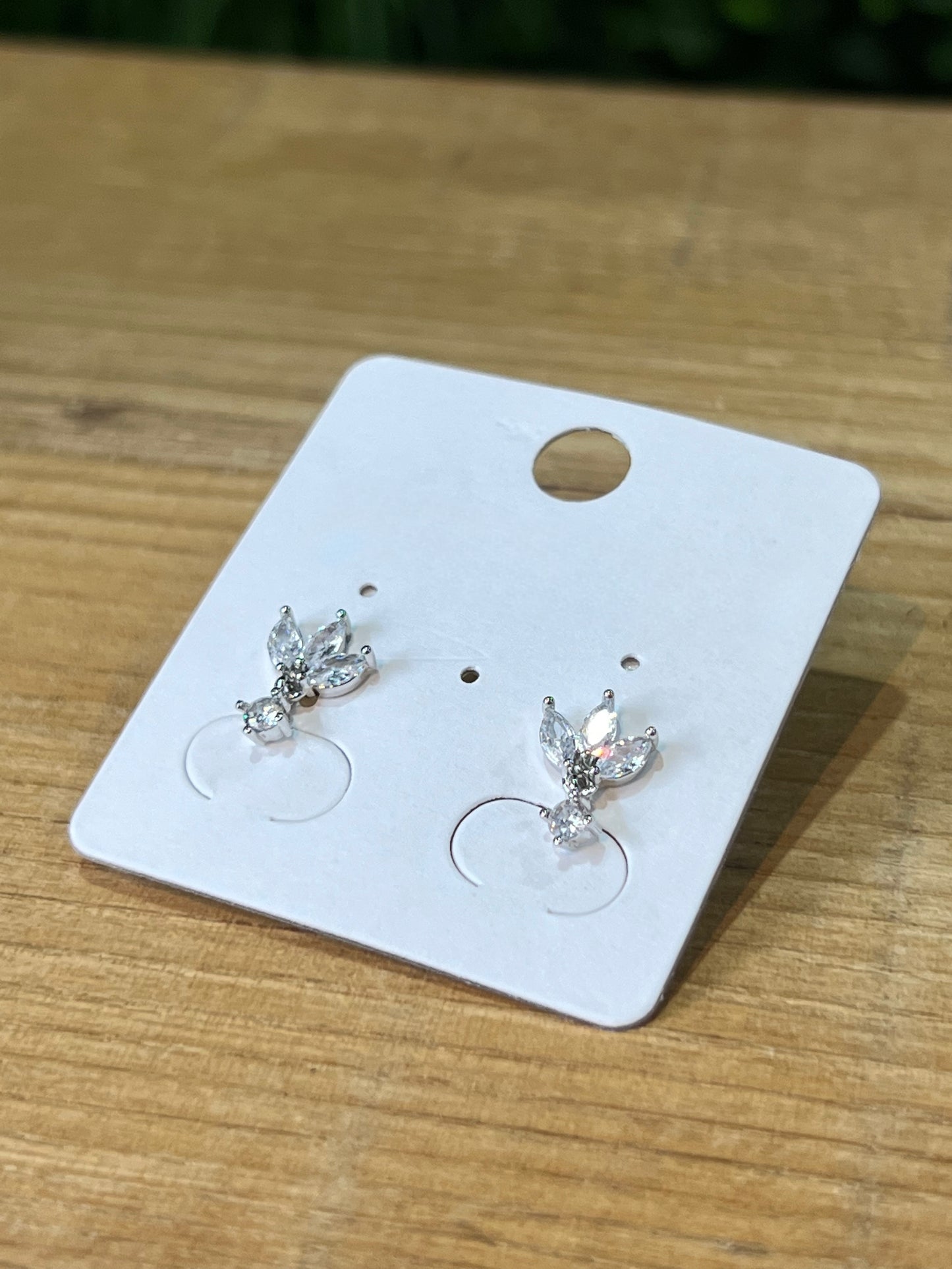 Boucles d’oreilles fleurs goutte strass