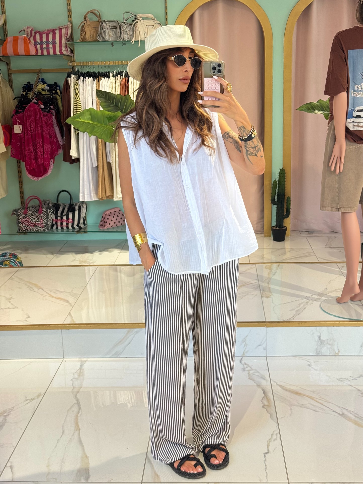 Blouse légère sans manches- blanche