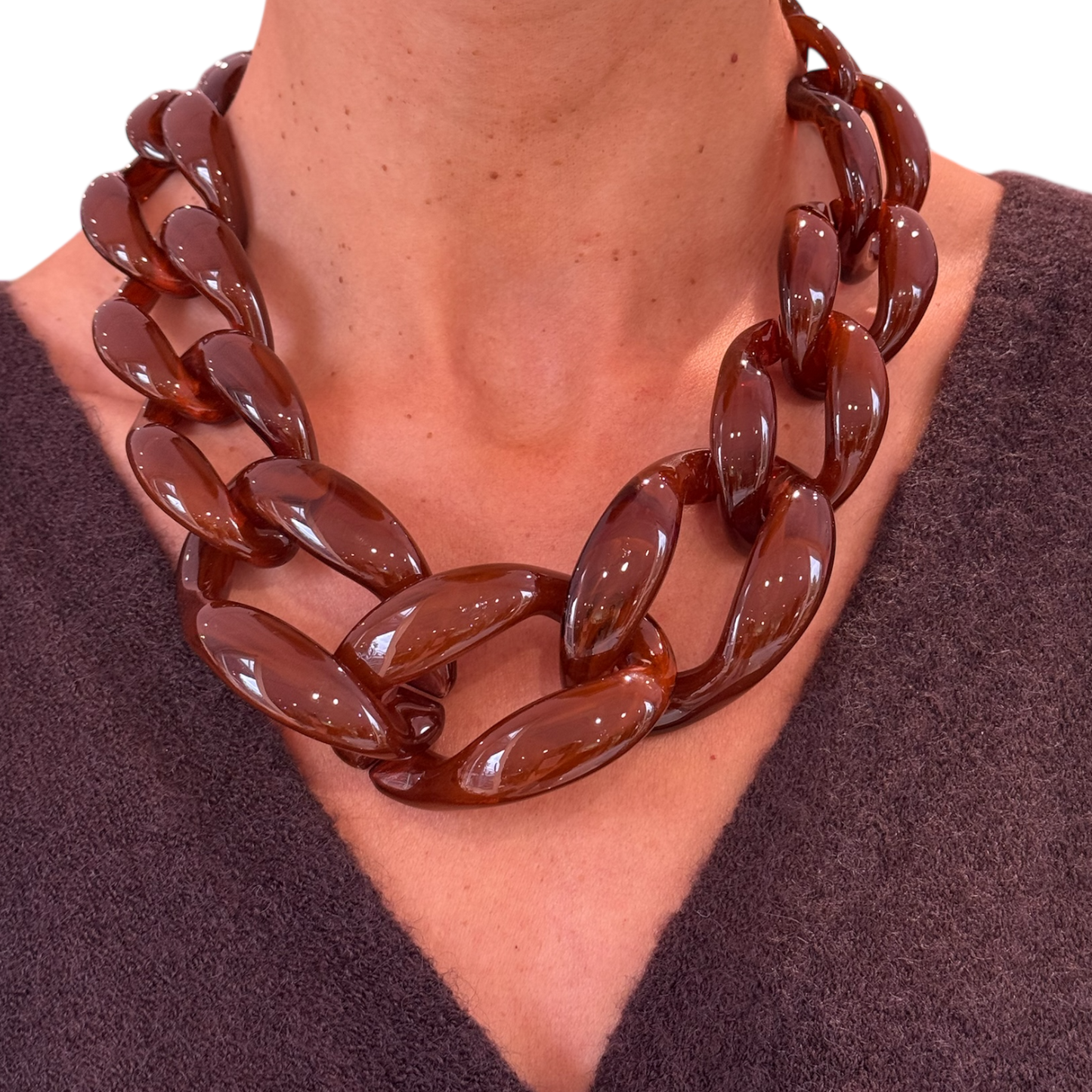 Collier maillon xl en résine chocolat au lait