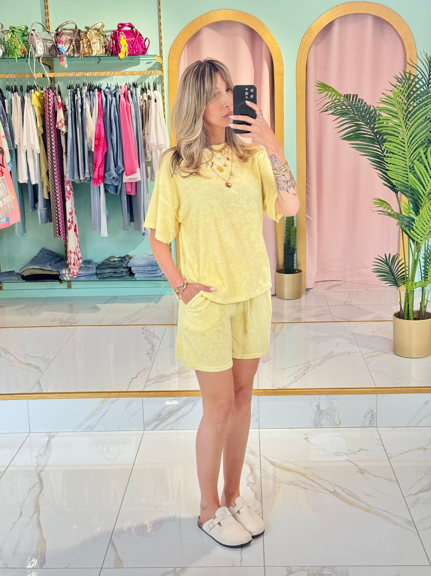 Ensemble éponge loose – Le look chill & stylé de l’été coloris jaune