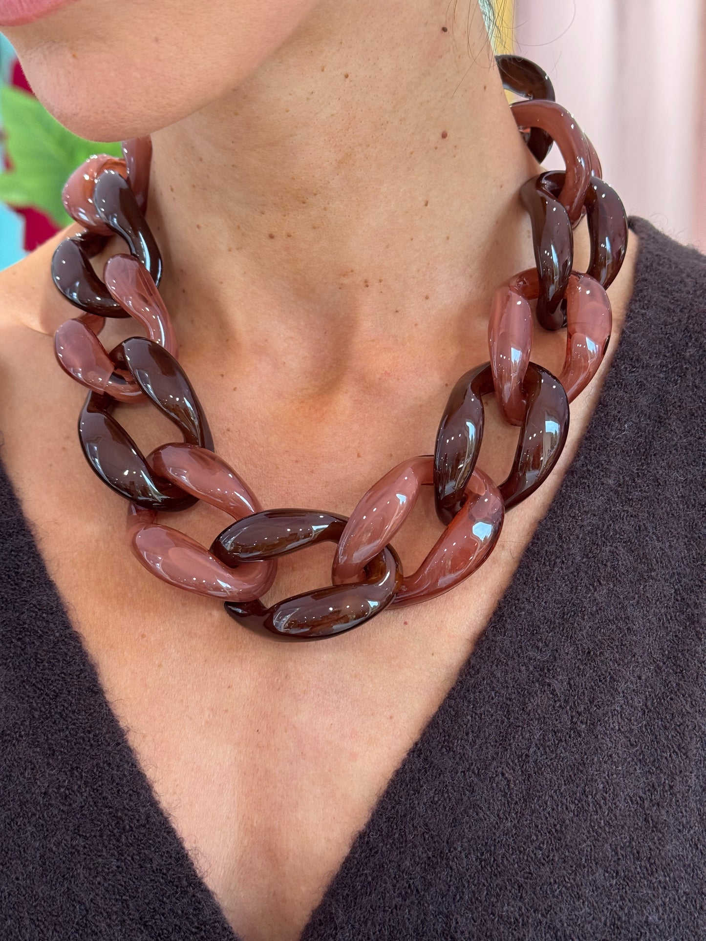 Collier maillon xl en résine chocolat bicolore