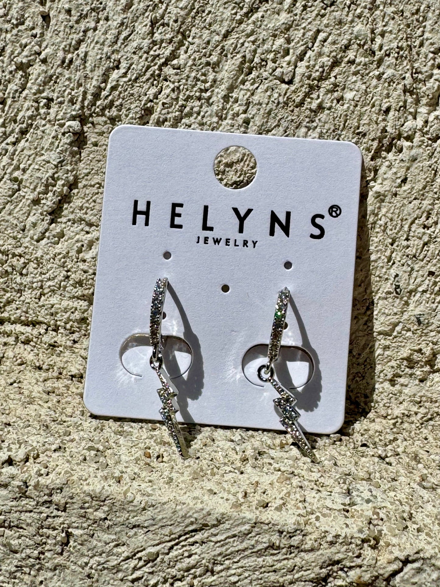 Boucle d’oreille éclair ( coloris or ou argent )