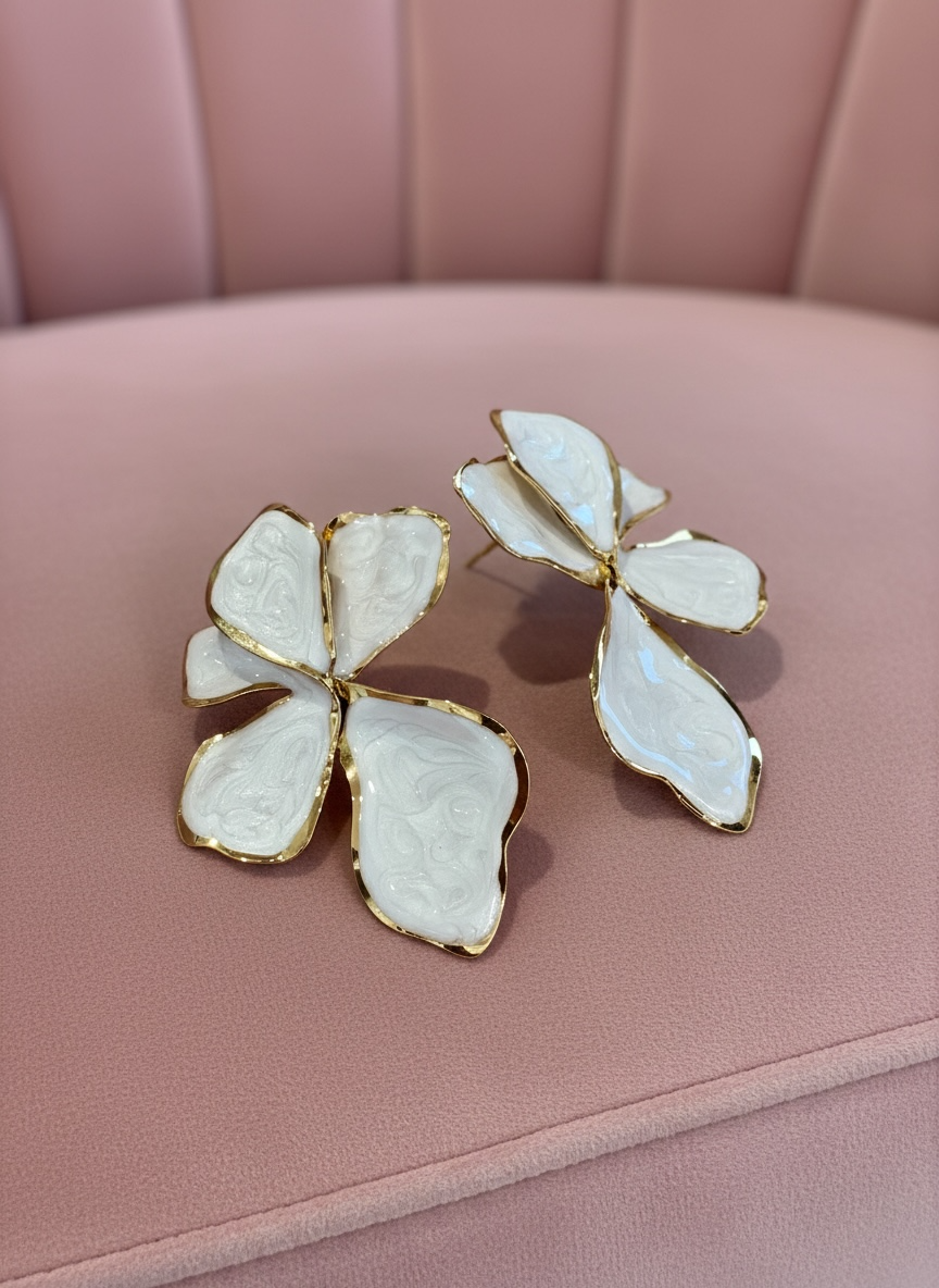 Boucles d’oreilles fleurs blanches