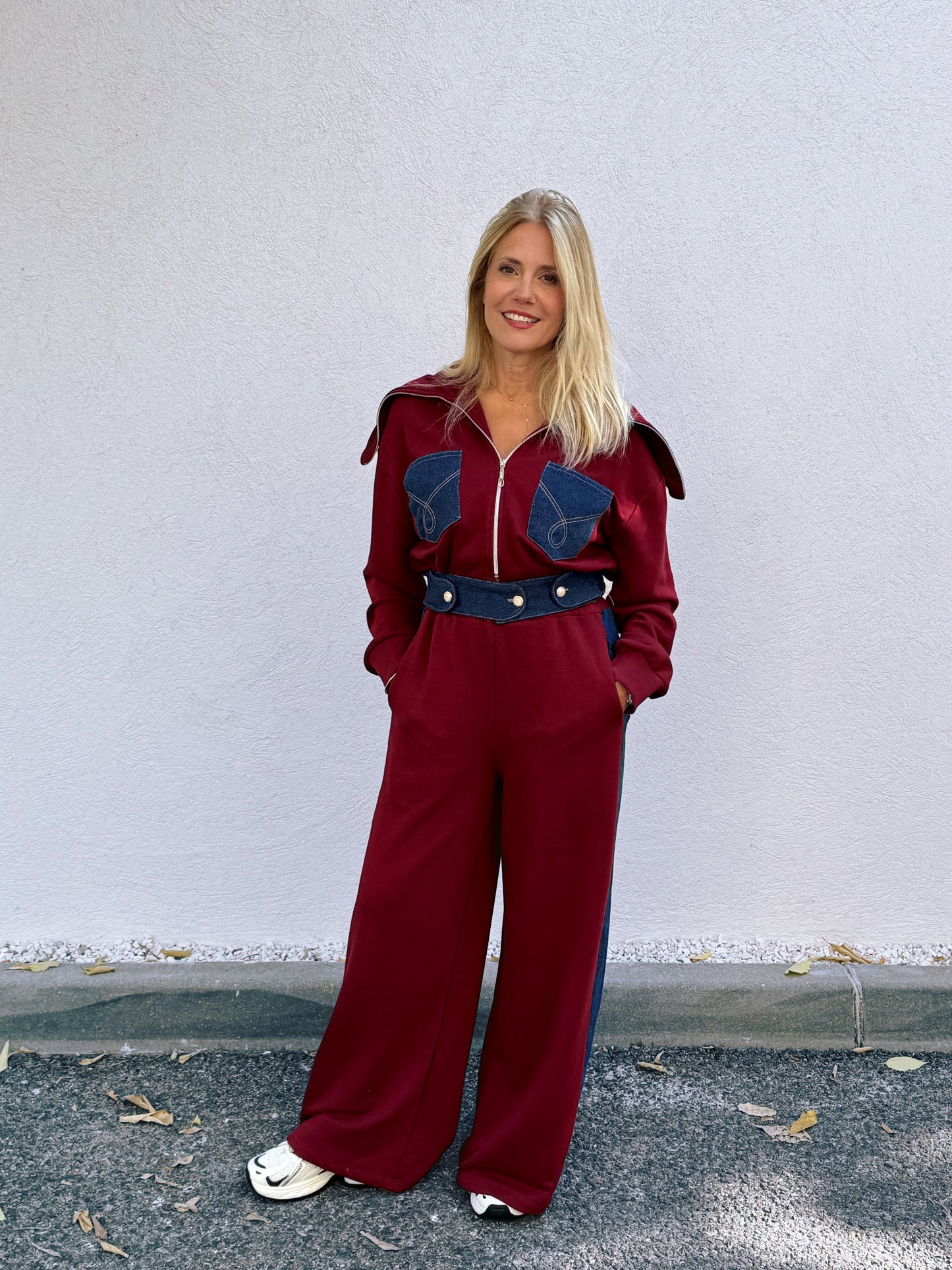 Ensemble streetwear patchwork jean & sweat – bordeaux