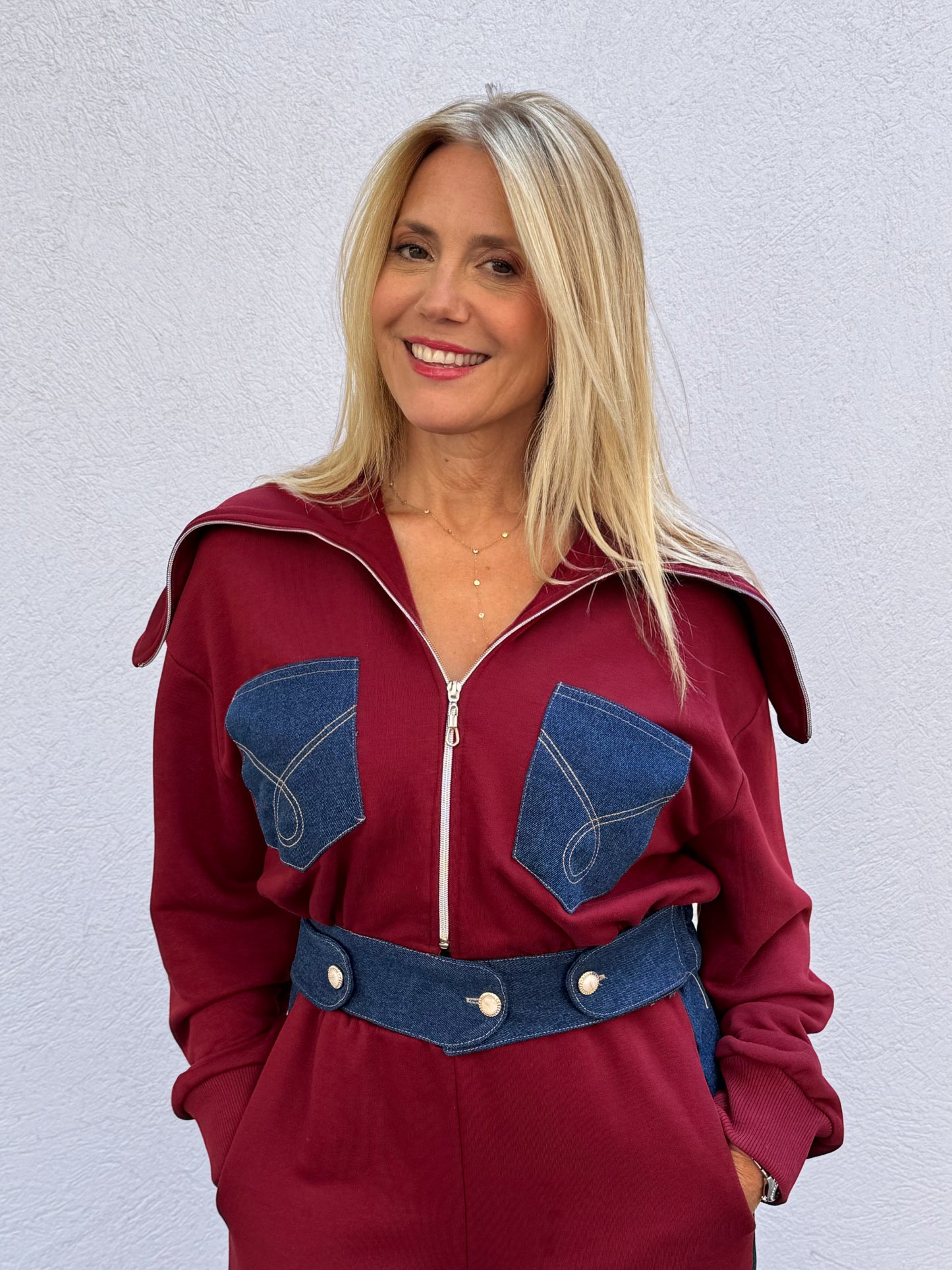 Ensemble streetwear patchwork jean & sweat – bordeaux