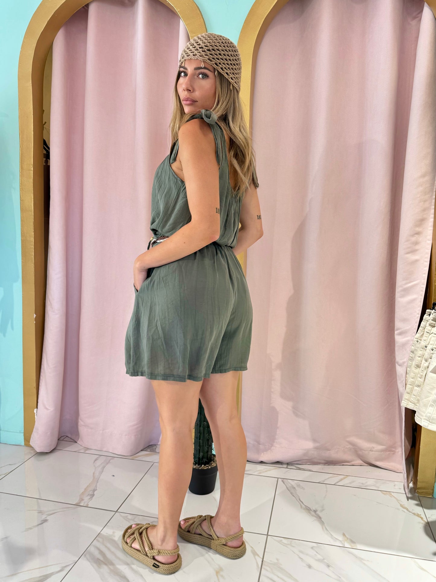 Short fluide léger bohème avec ceinture - kaki