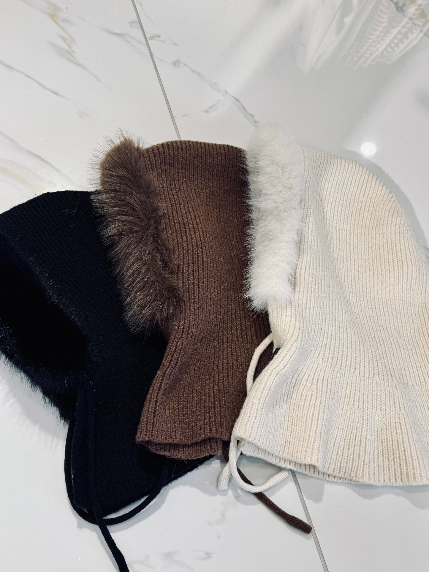 Cagoule capuche bi matière avec fausse fourrure beige