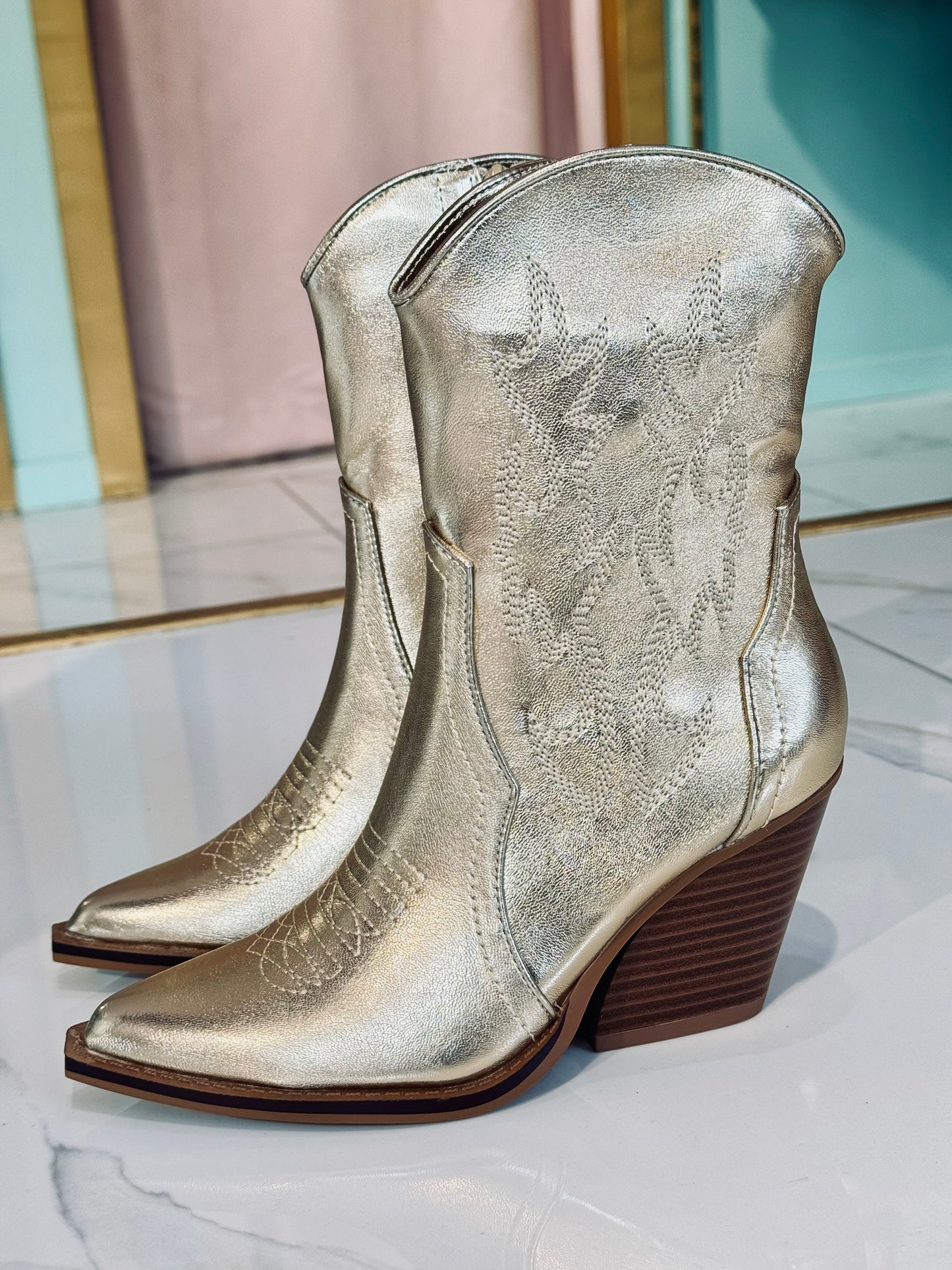 Bottines santiags dorées