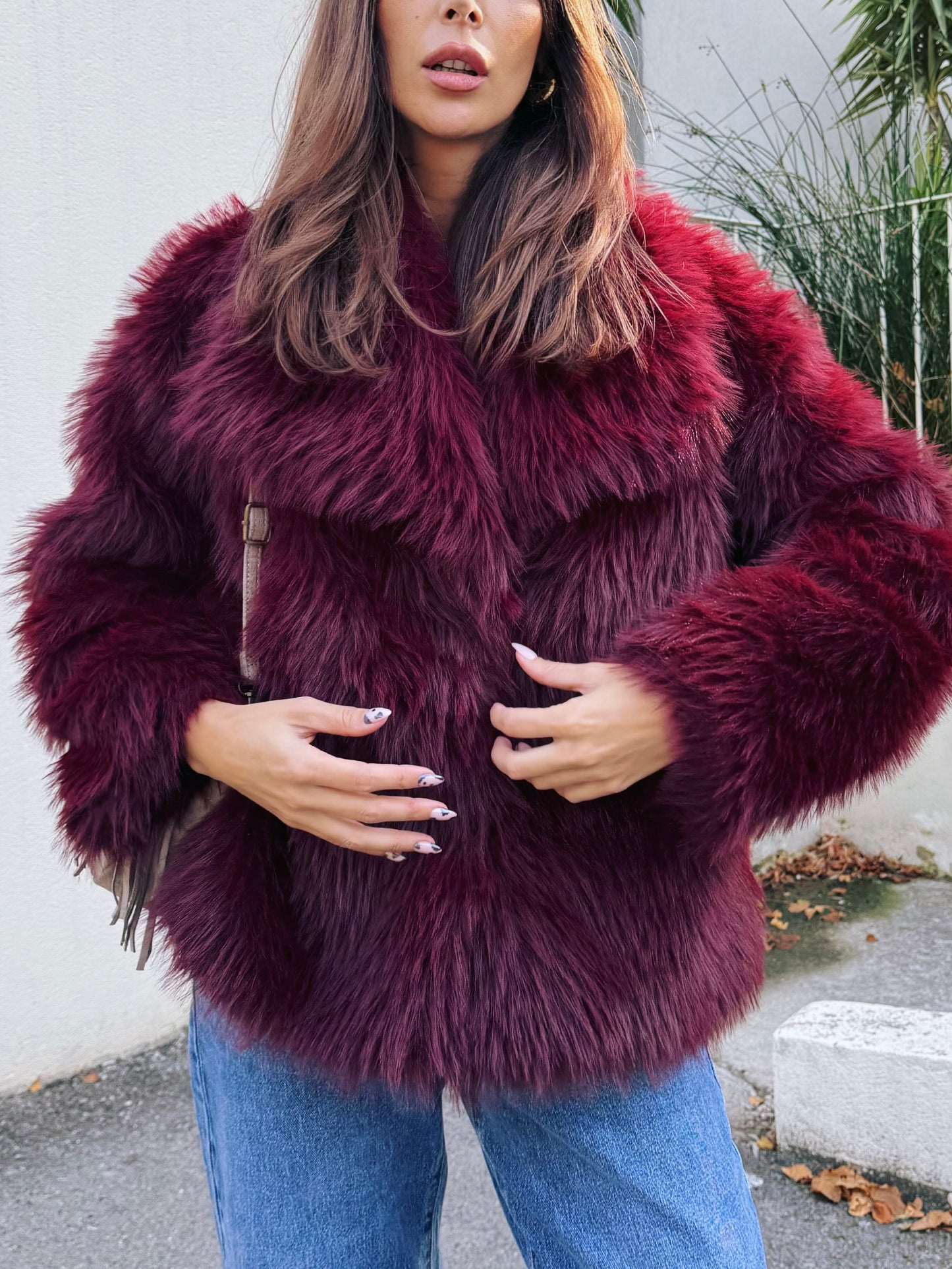 Manteau fausse fourrure bordeaux