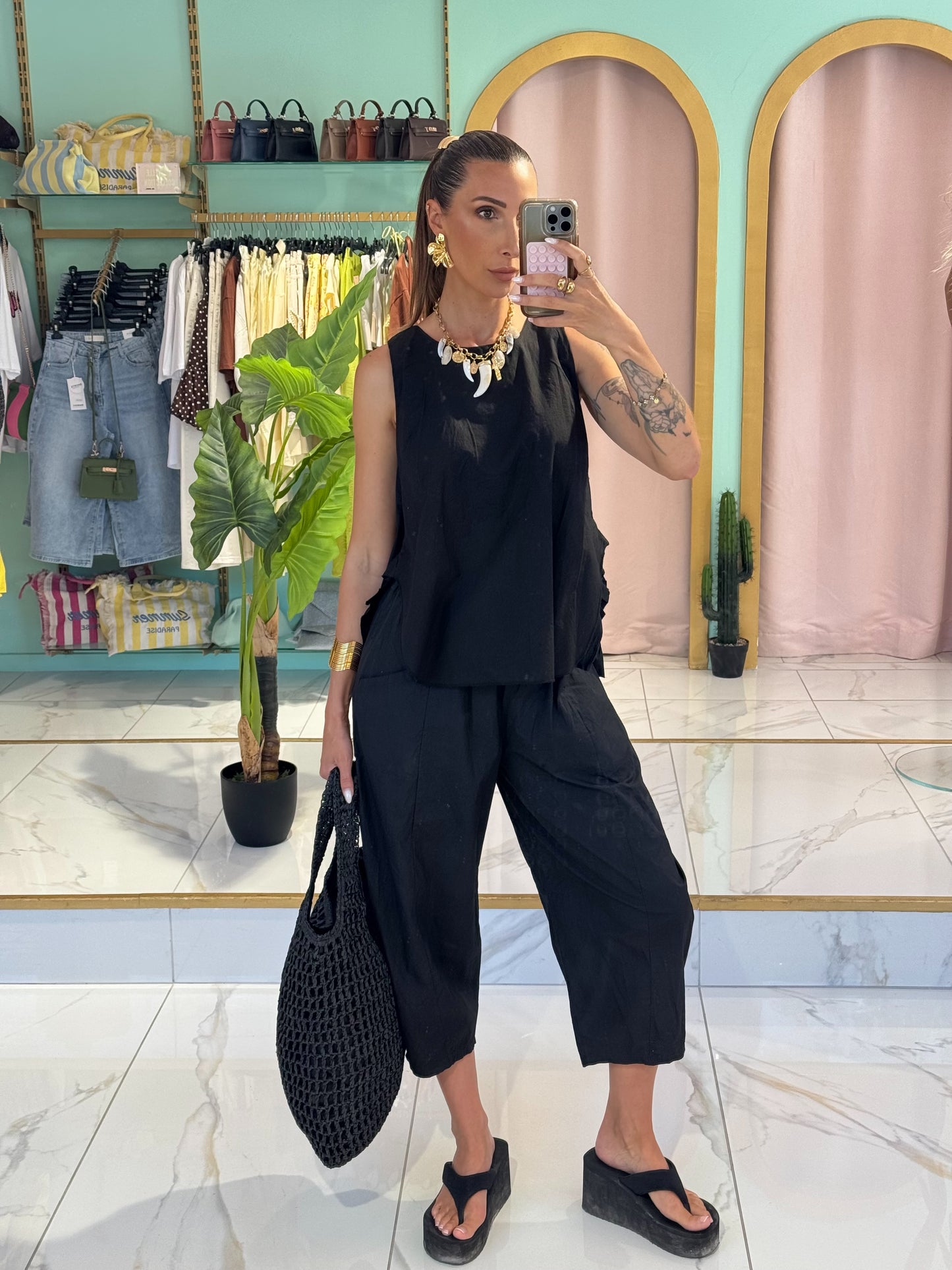 Top en coton loose ouvert dans le dos- noir