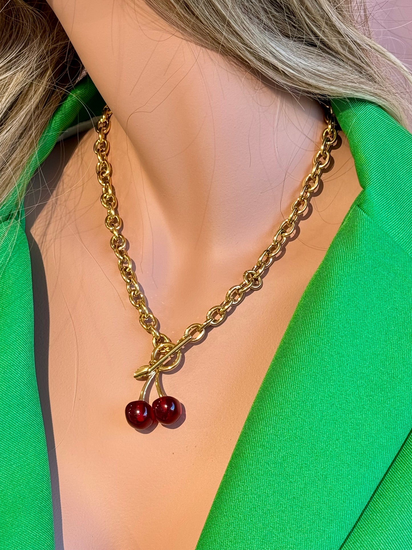 Collier cerise