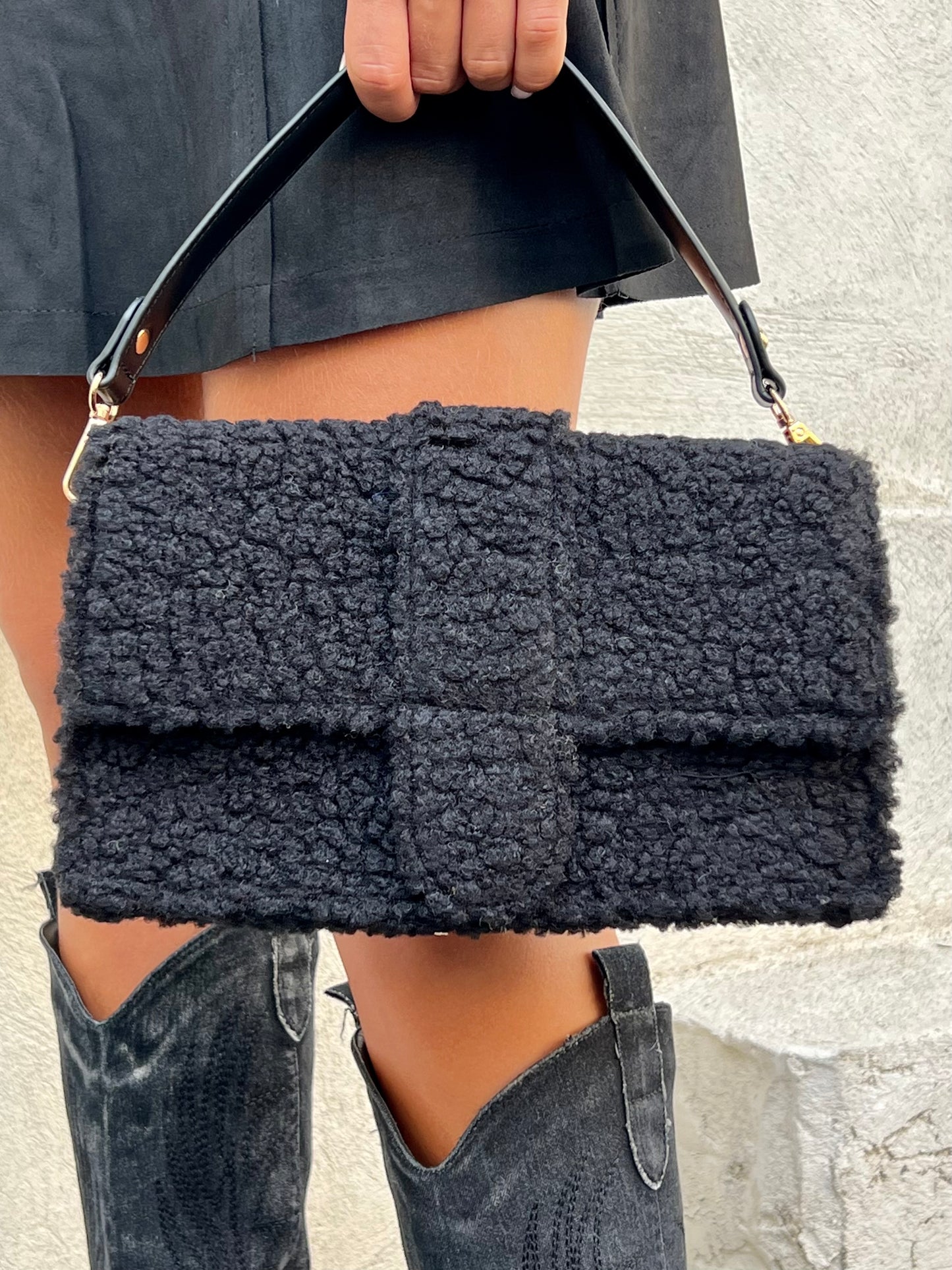 Sac dupe en bouclettes noir