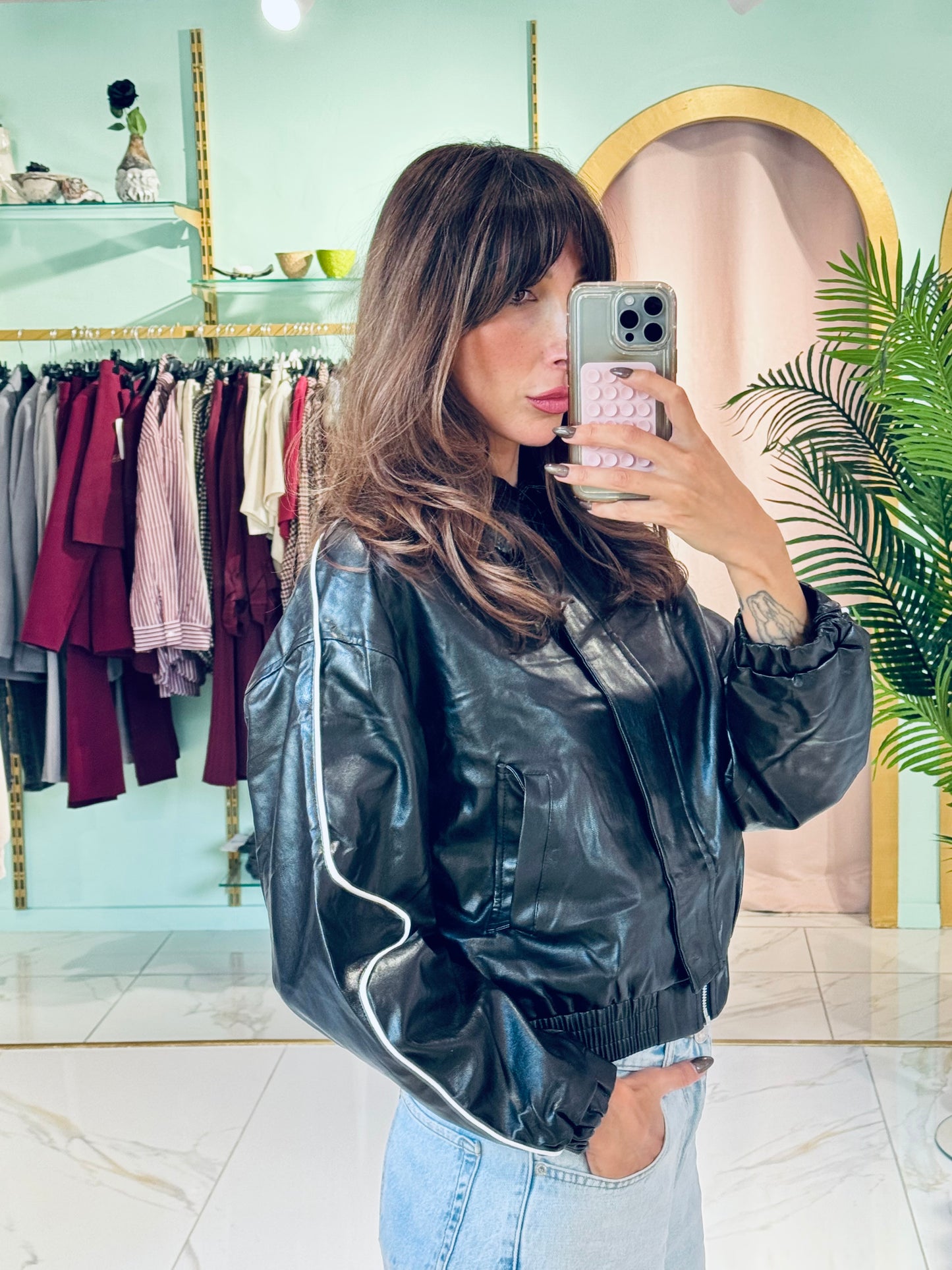 Bombers noir en simili bande blanche