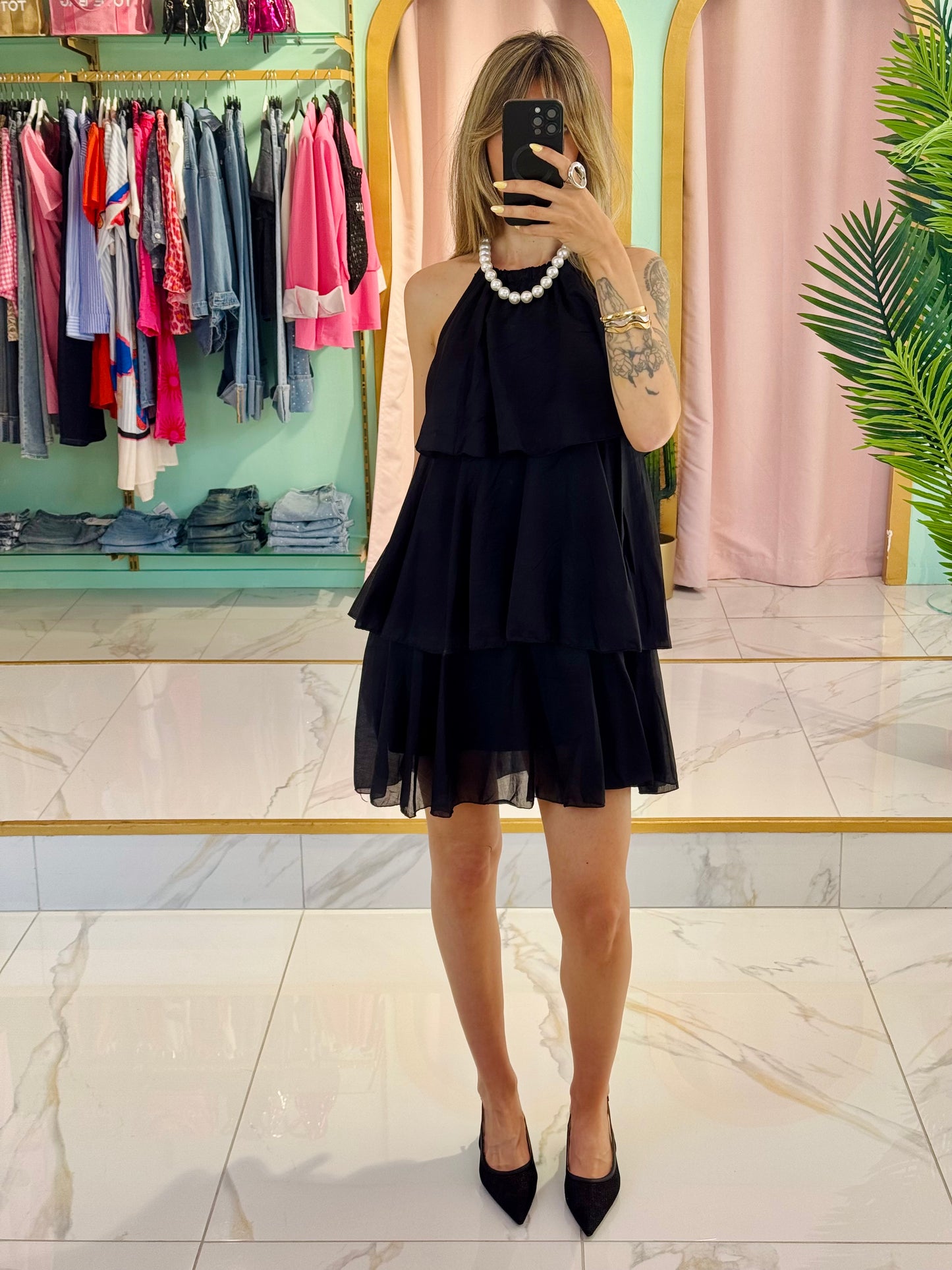 Robe trapèze à volants noire