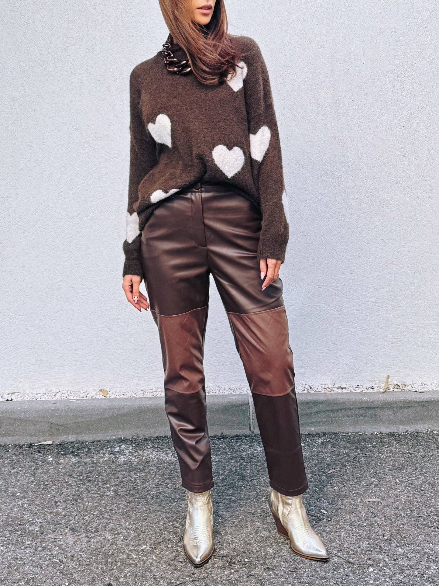 Pantalon effet cuir marron à empiècements