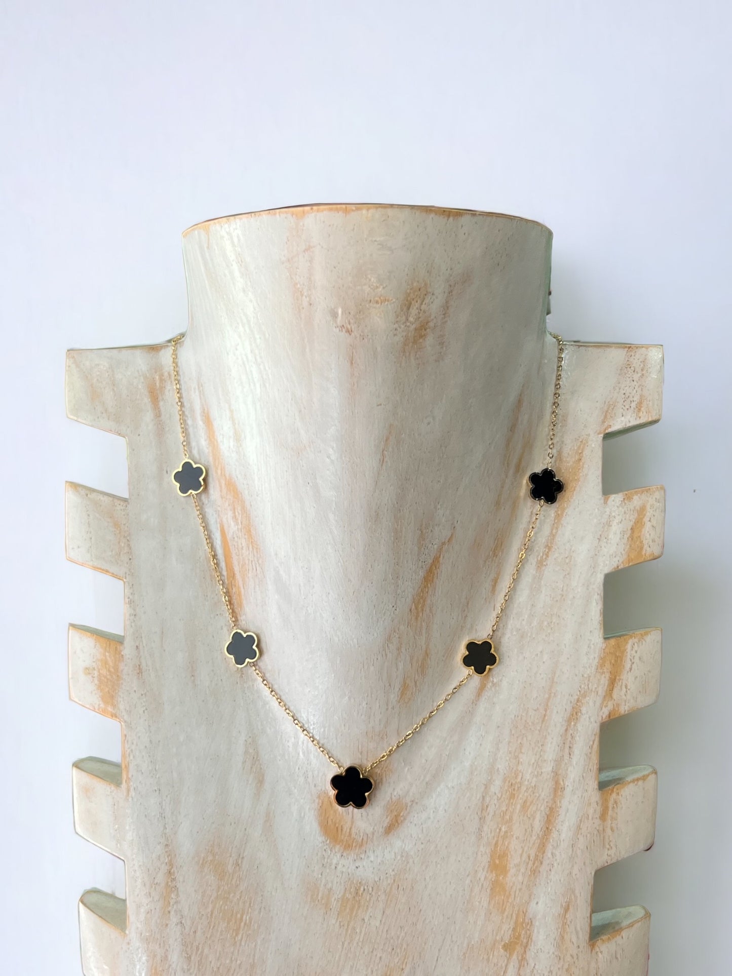 Collier trèfle noir