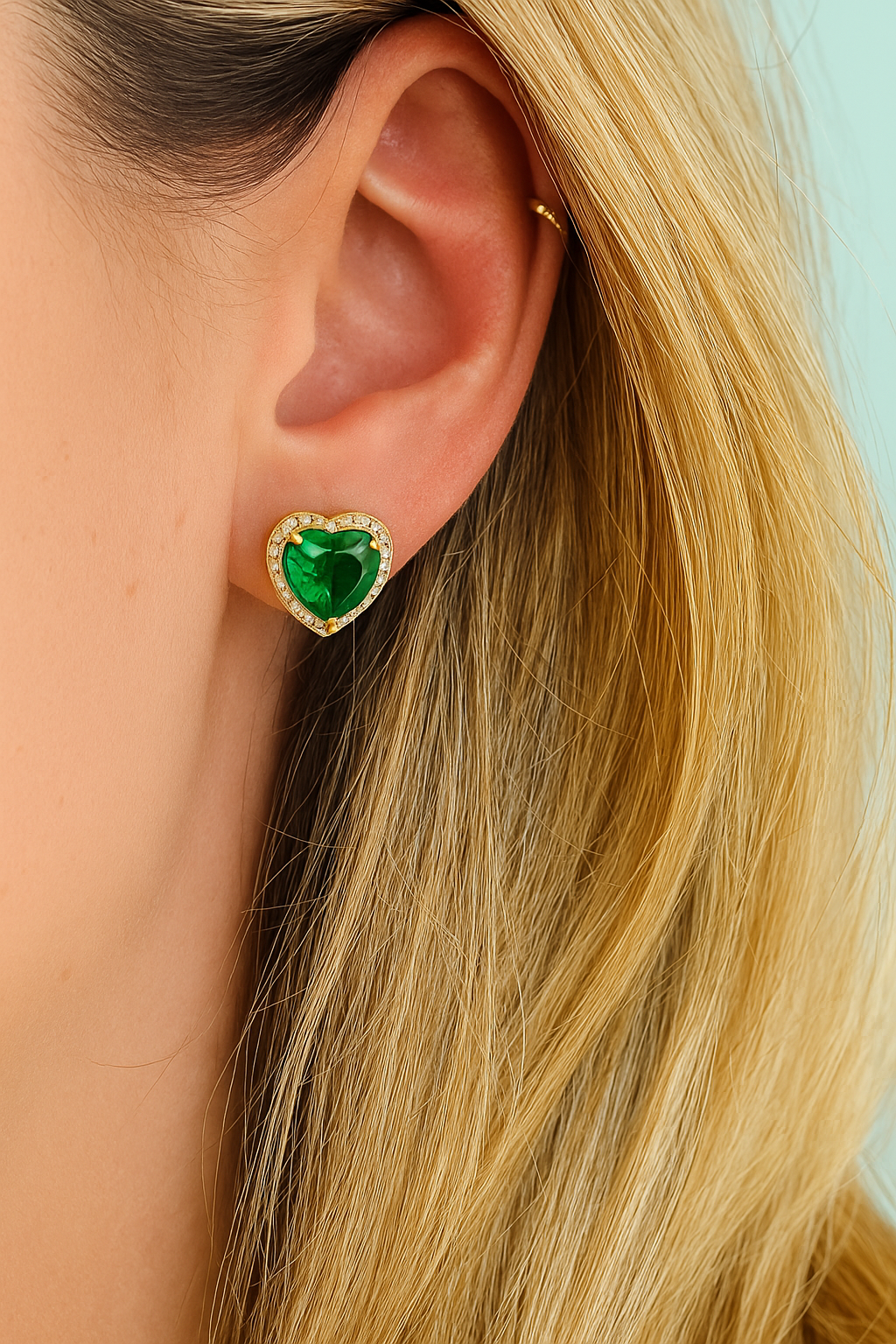 Boucle d’oreille puce cœur vert