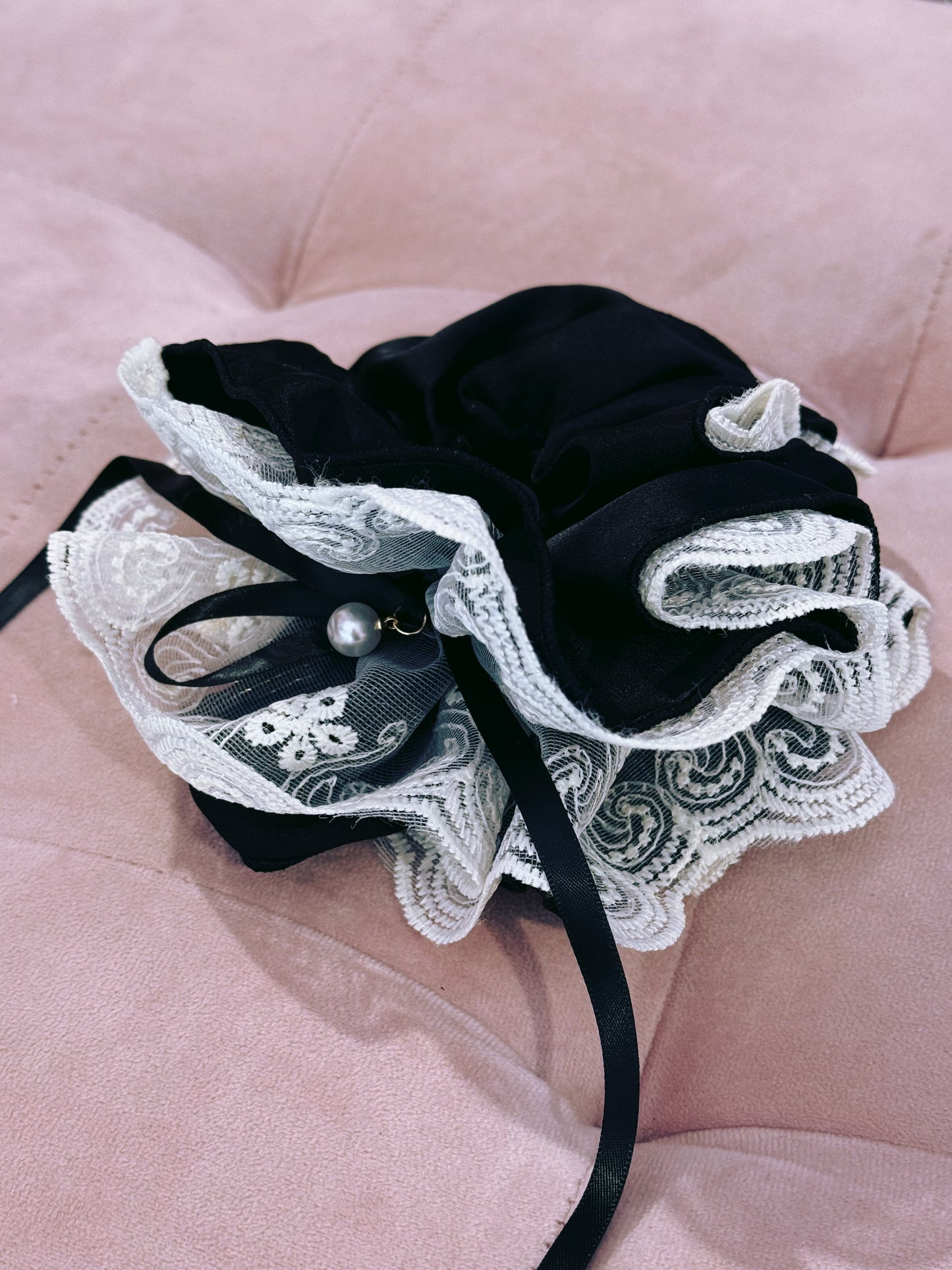 Chouchou xxl noir et dentelle