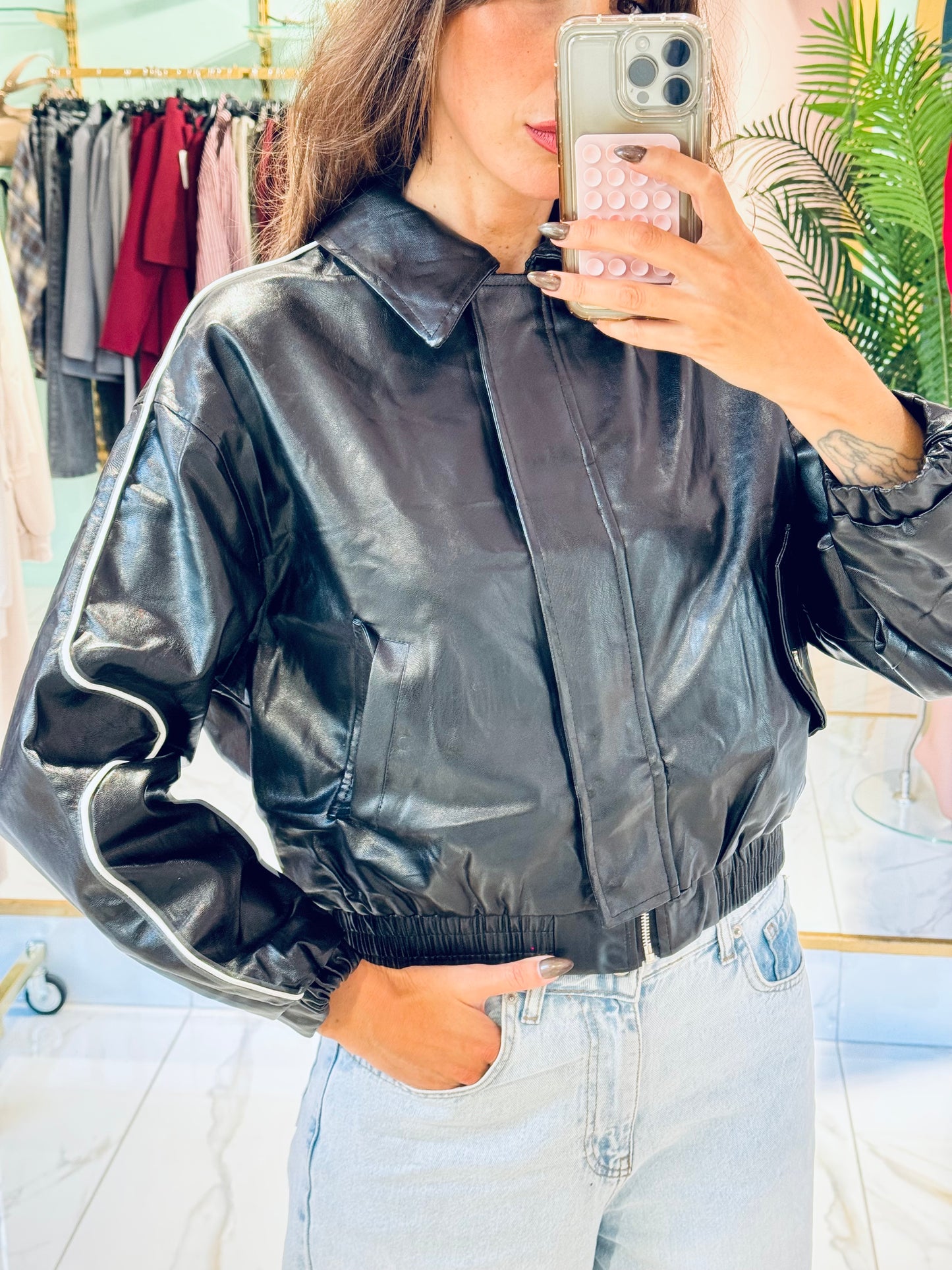 Bombers noir en simili bande blanche