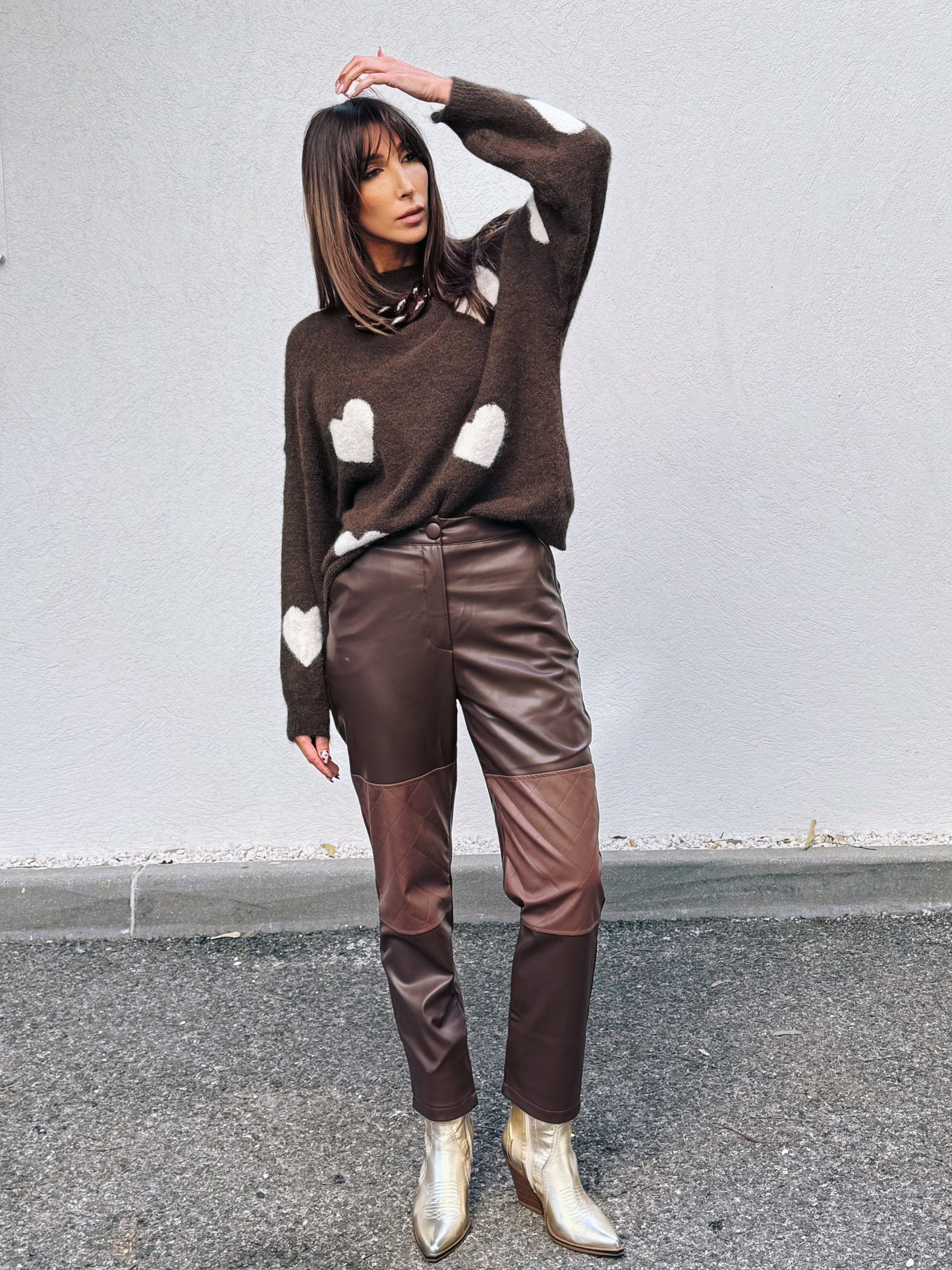 Pantalon effet cuir marron à empiècements