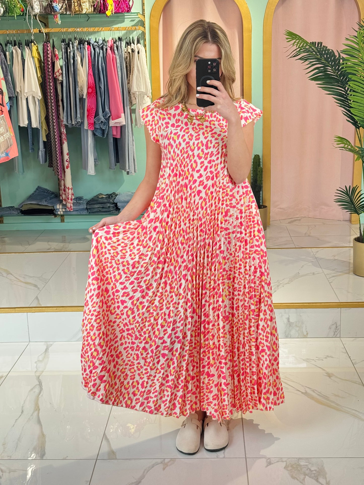 Robe longue plissée léopard – rose
