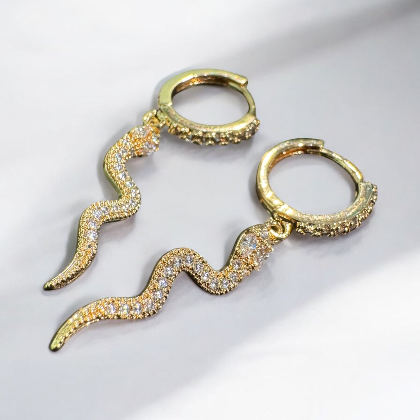 Bo gamme spacy anneau strass et serpent strass ( existe coloris or ou argent)