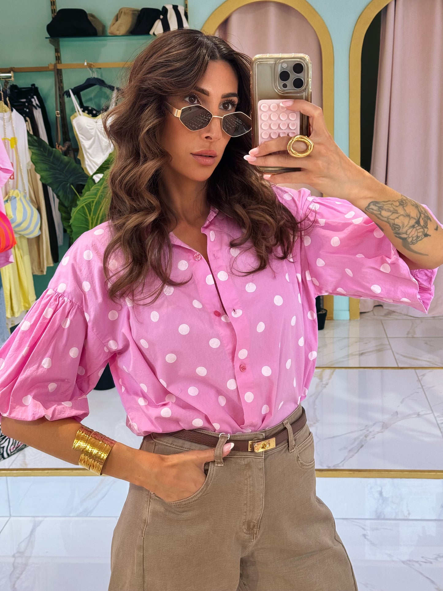 Chemise à pois avec manches bouffantes - rose