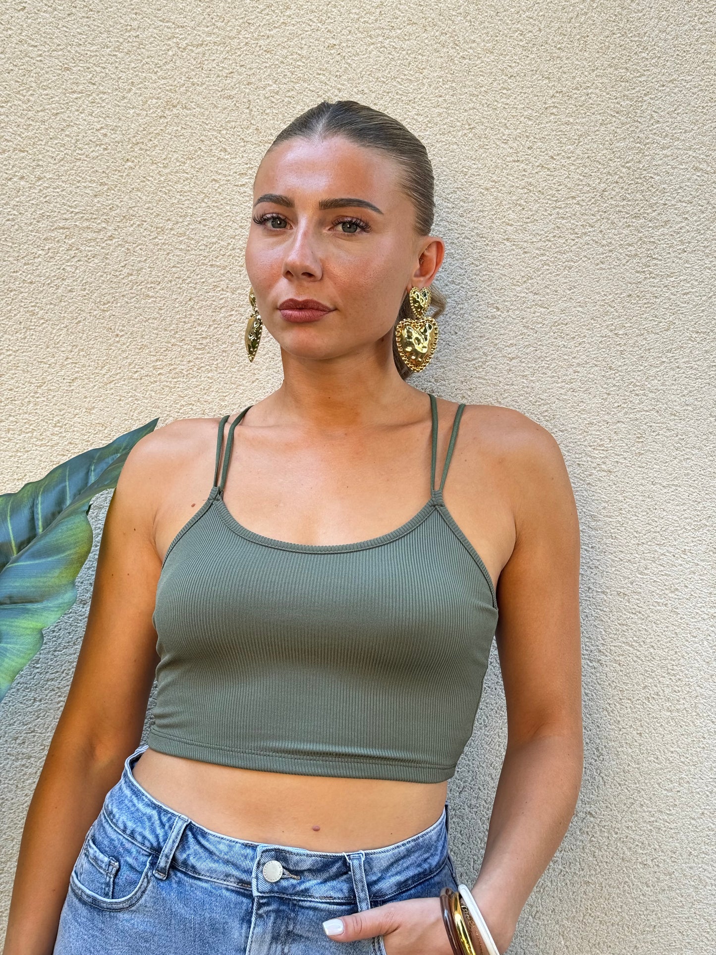 Crop Top à Coques – Dos Croisé & Maille Côtelée kaki