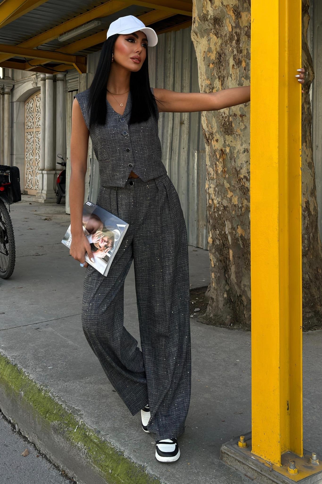 Pantalon tailleur oversized façon tweed avec sequins