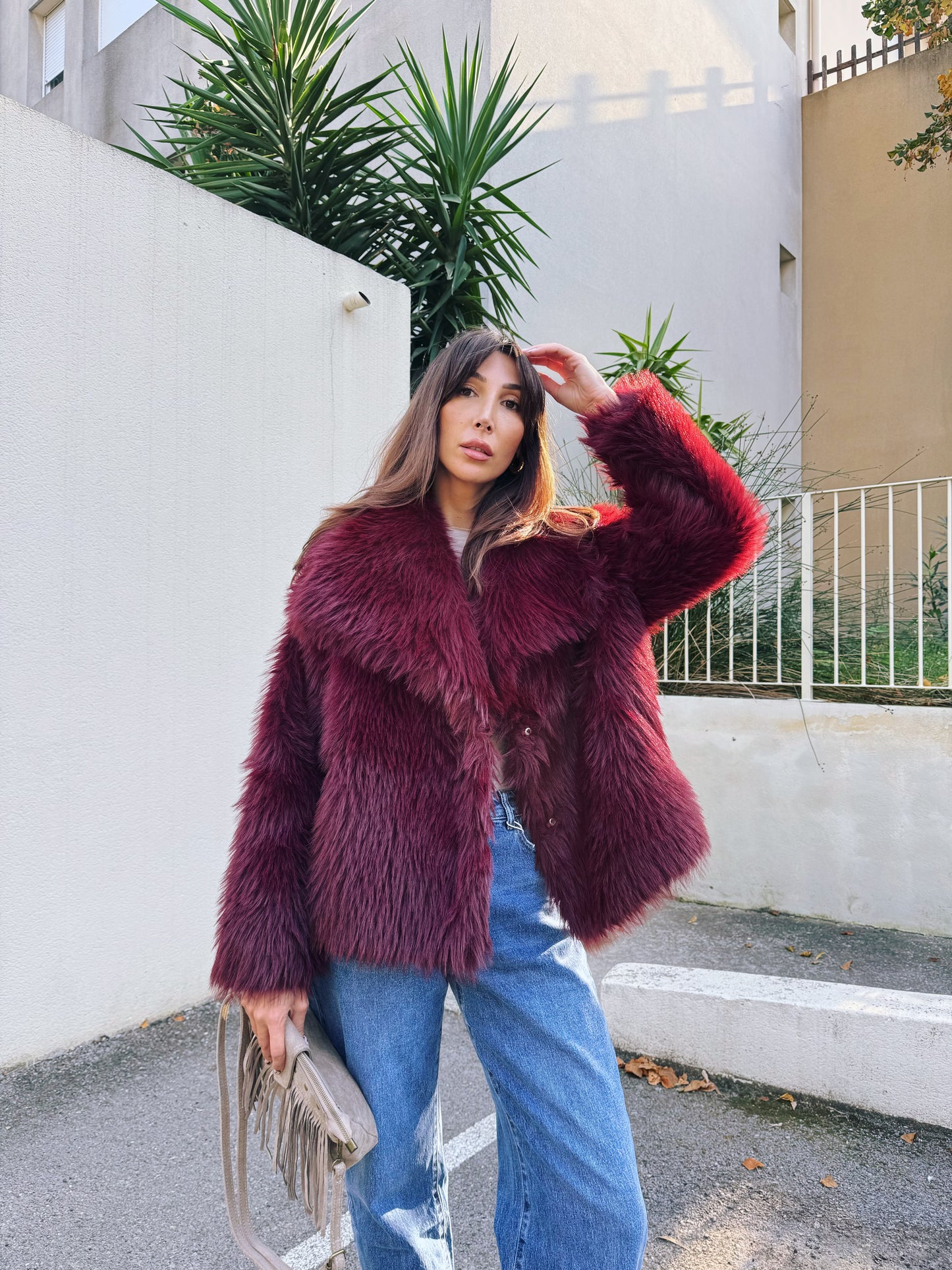 Manteau fausse fourrure bordeaux