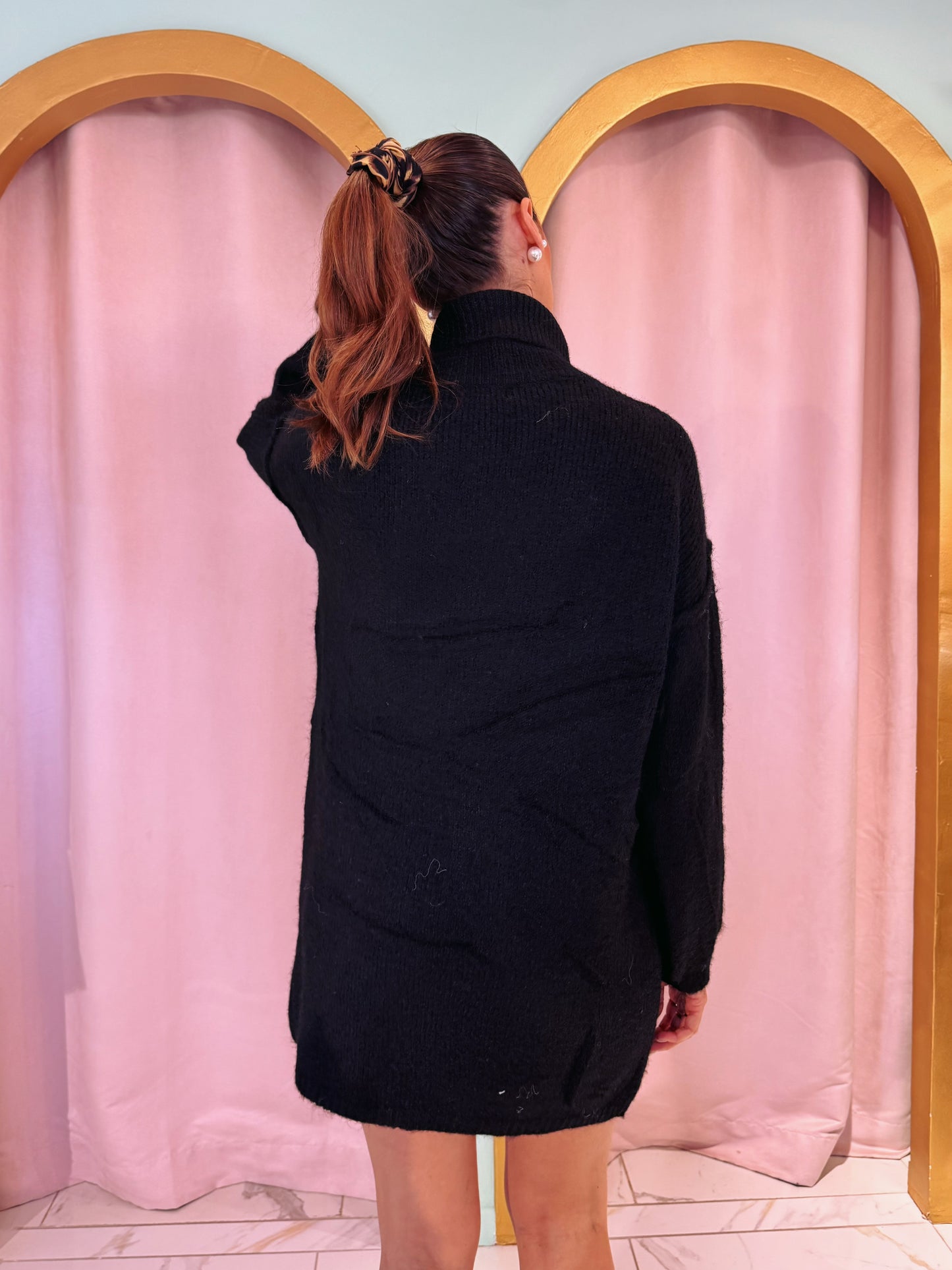 Robe pull en maille avec col noire