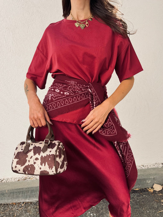 Grand chèche imprimé style bandana – bordeau & écru