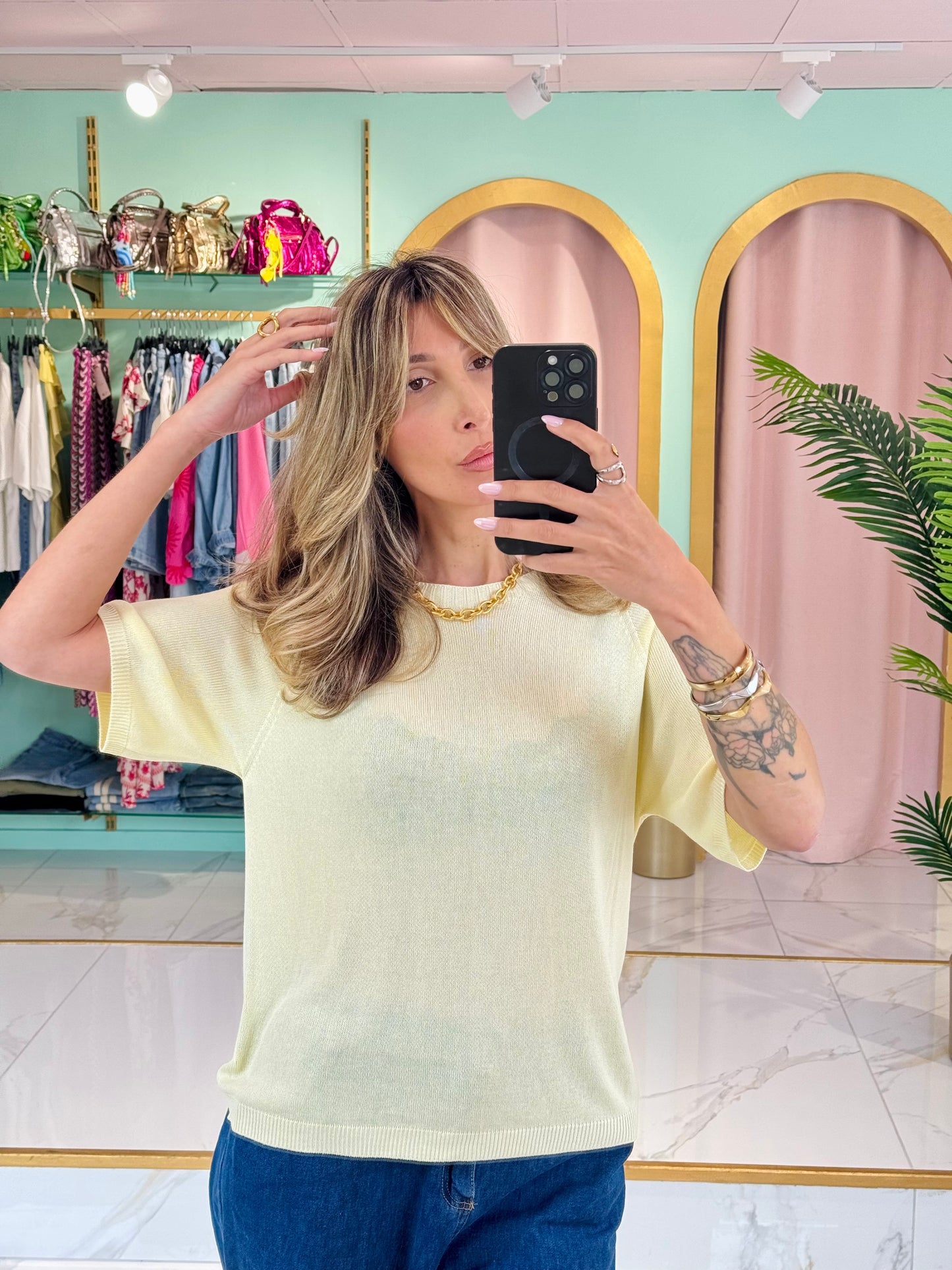 Top en maille fluide – confort & basique coloris jaune