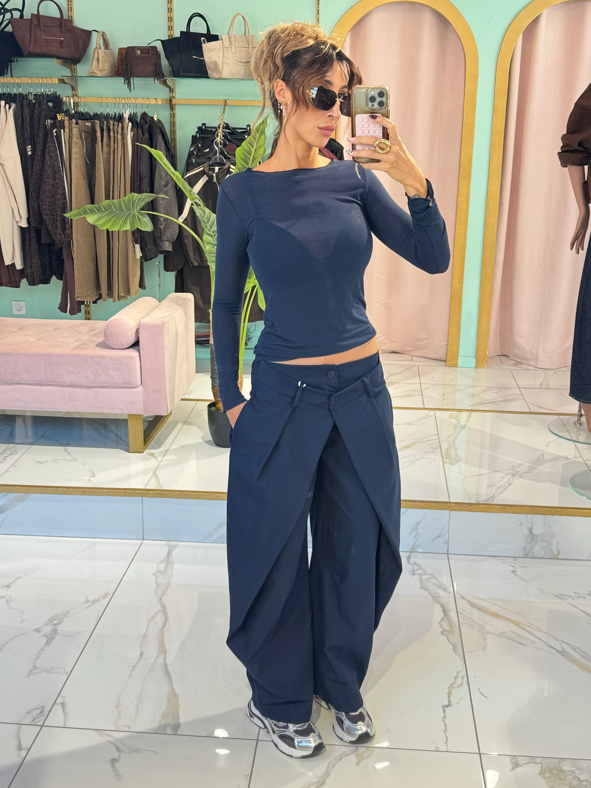 Top moulant en cachemire bleu marine