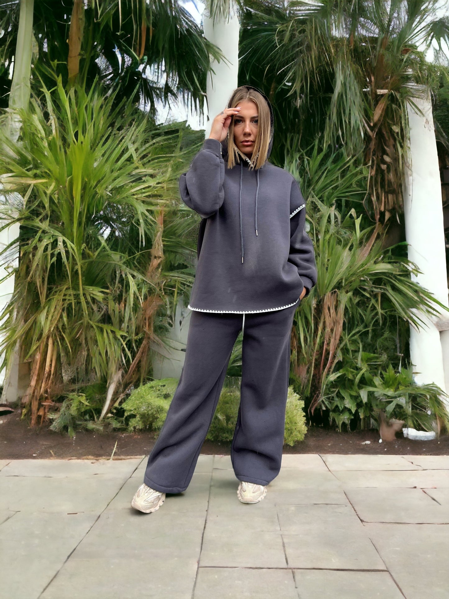 Sweat à capuche oversize a détails coutures coloris gris