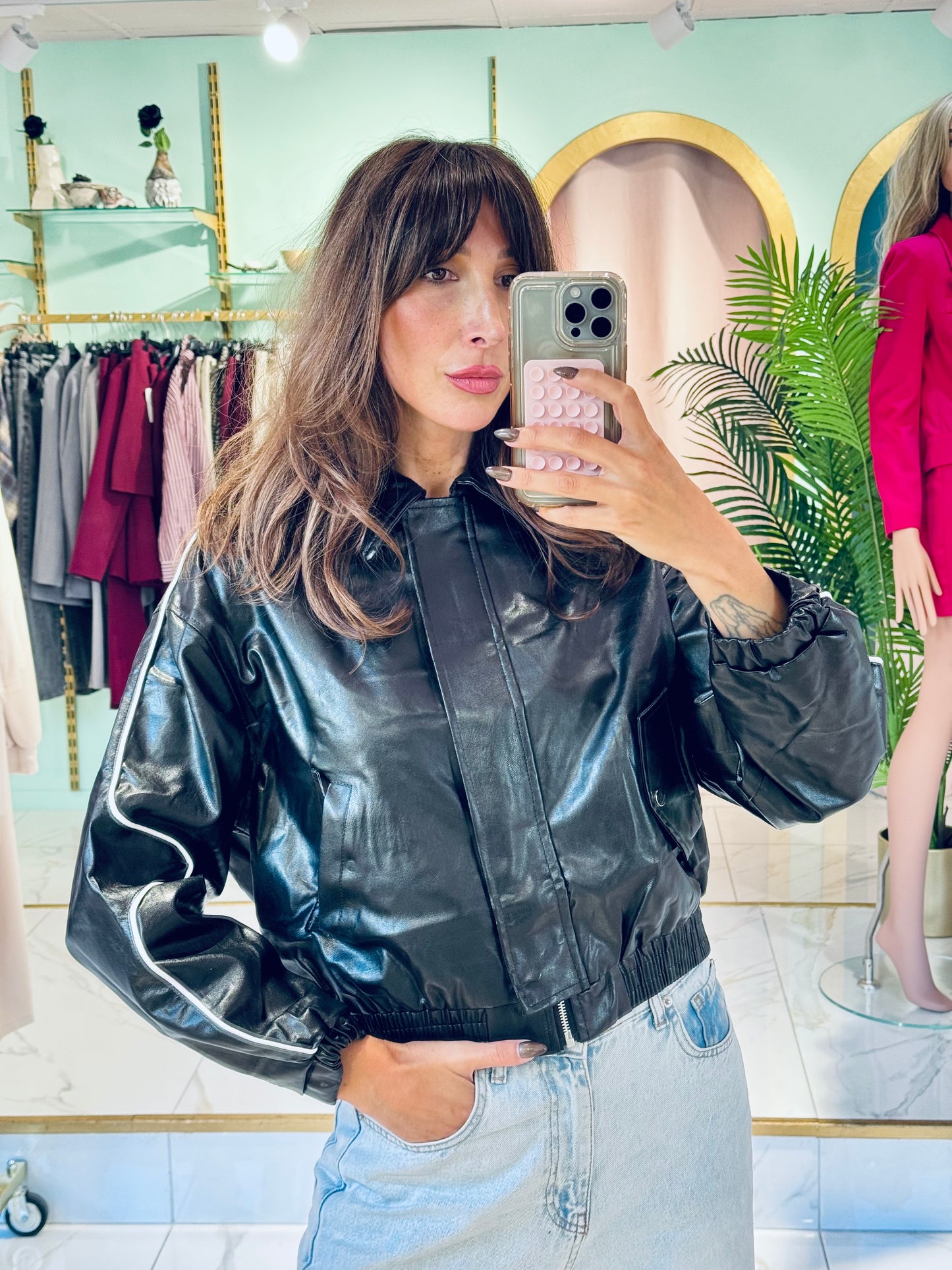 Bombers noir en simili bande blanche