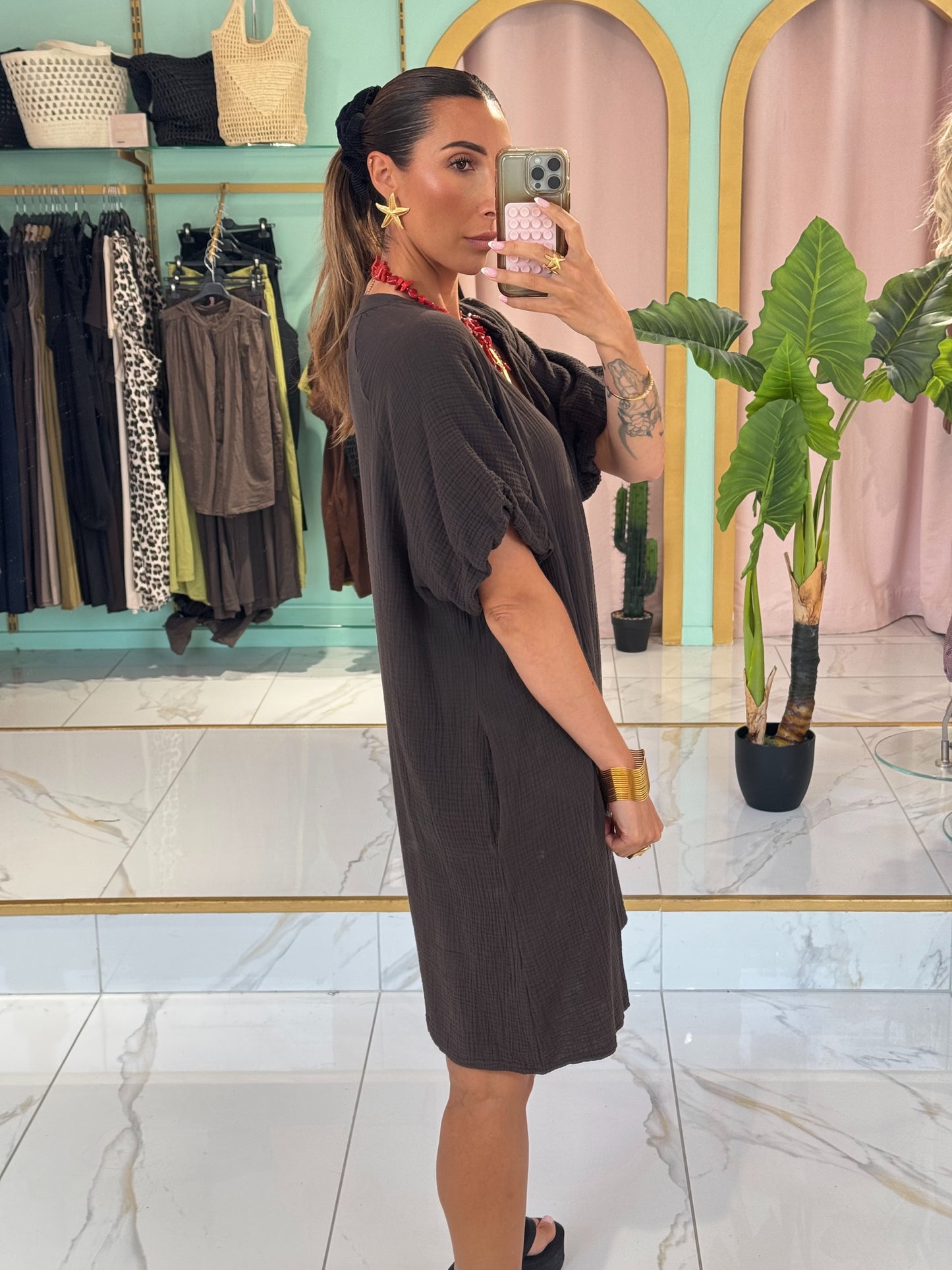 Robe en gaz de coton manches bouffantes - marron foncée