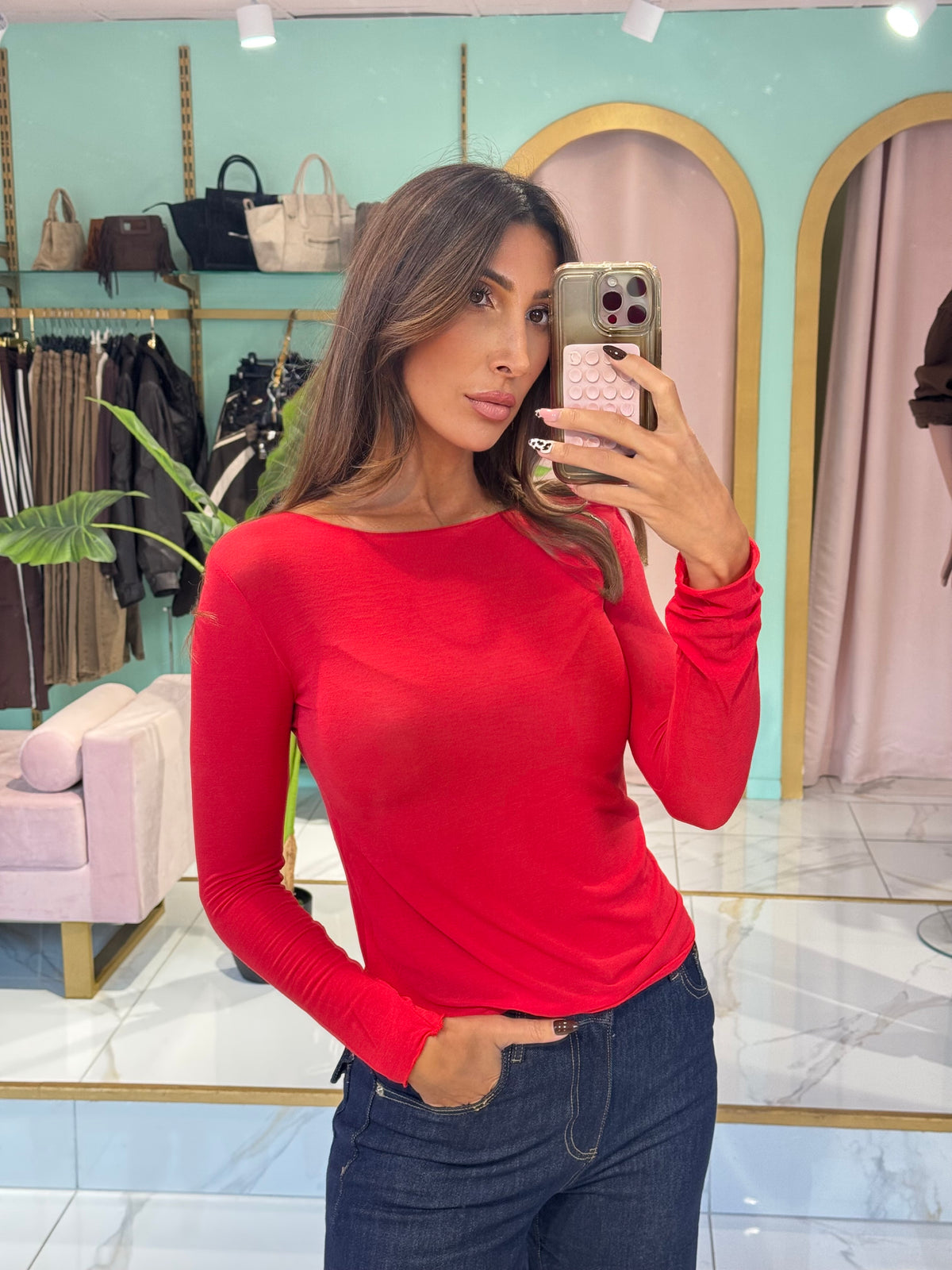 Top moulant en cachemire rouge