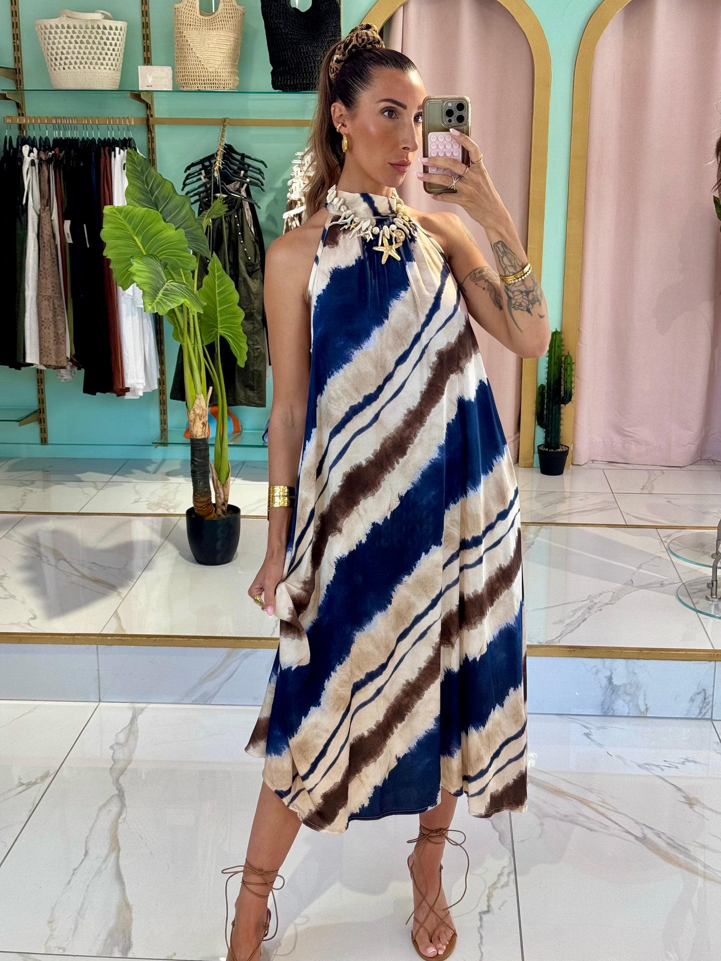 Robe longue satinée à imprimé - bleu marine