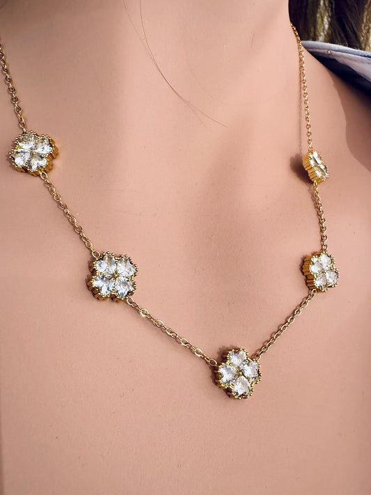Collier cinq trèfles et strass or