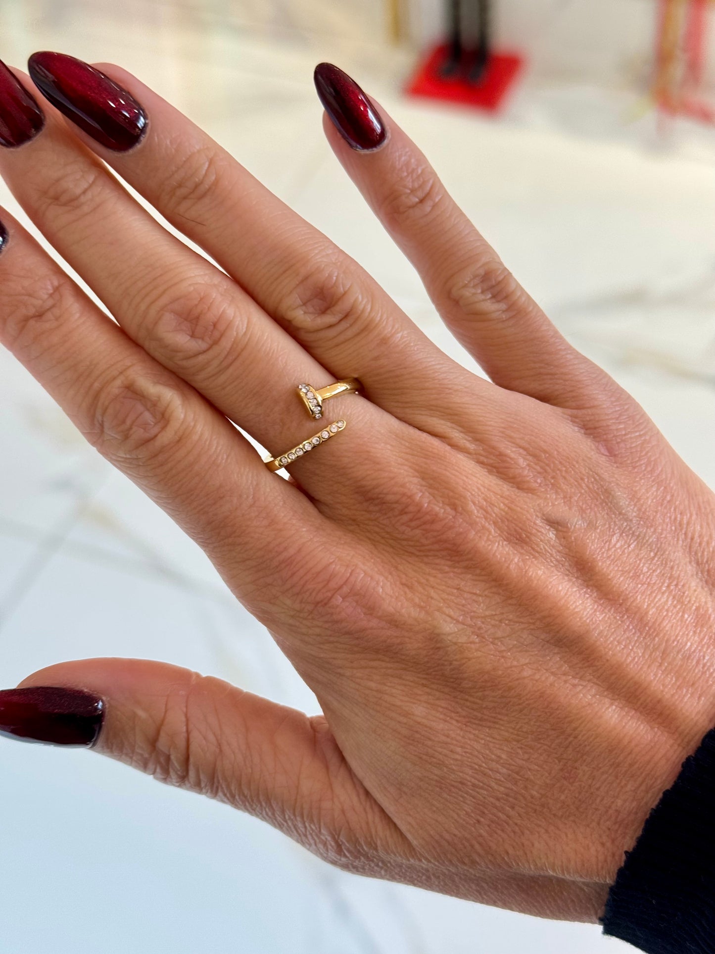 Bague design clou avec cristaux étincelants - Acier inoxydable réglable or ou argent