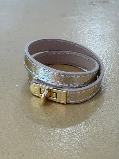 Bracelet dupe en cuir à boucles