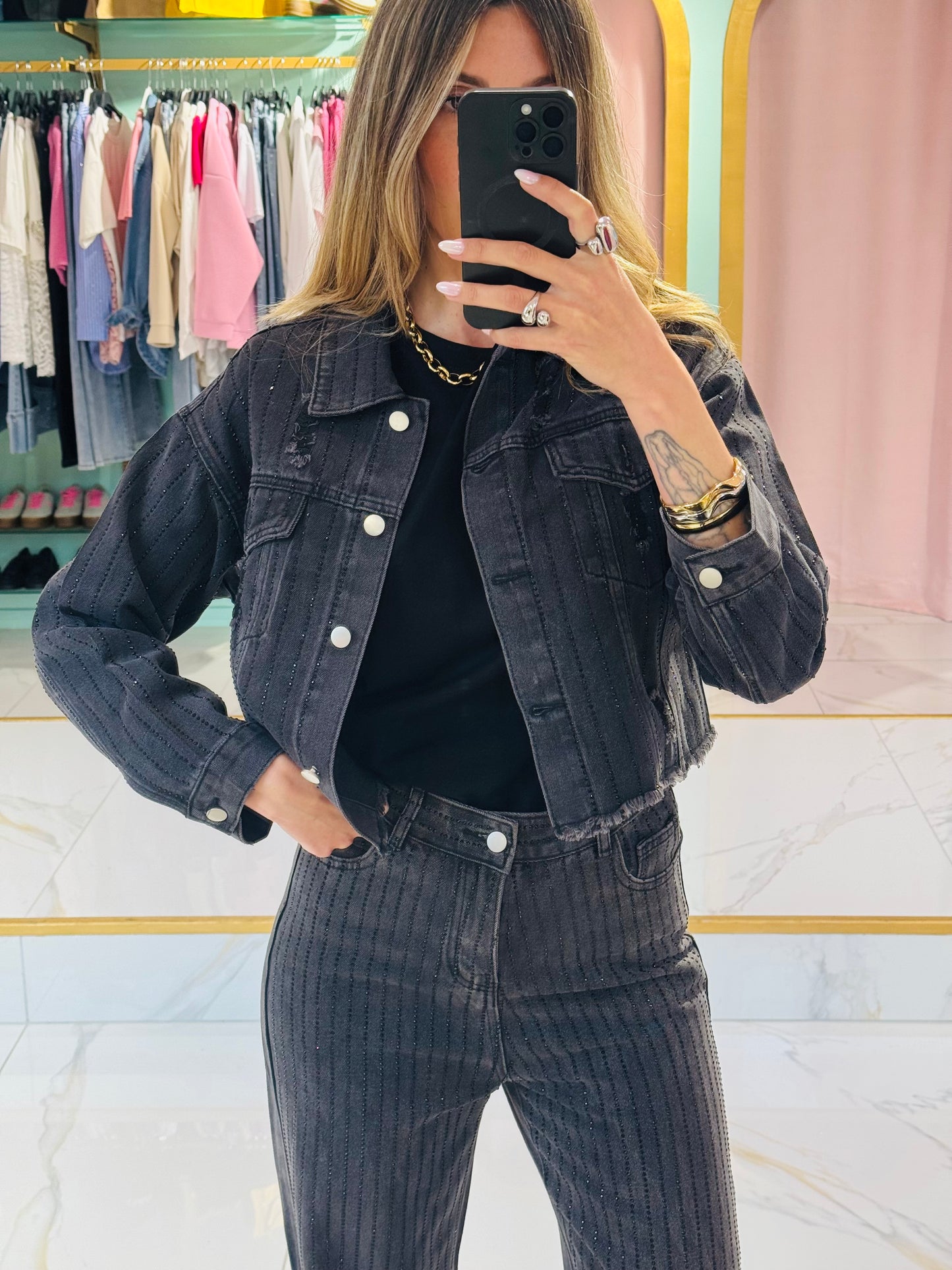 Veste en jean noir et strass