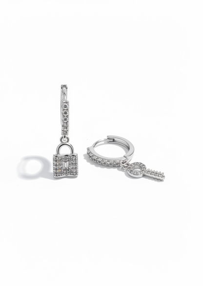 Boucle d’oreille cadenas et clef ( coloris or ou argent )