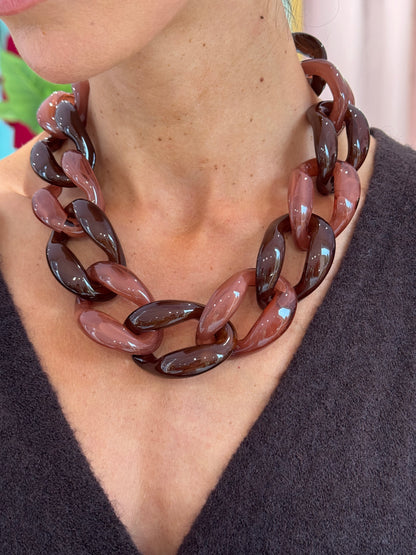 Collier maillon xl en résine chocolat bicolore