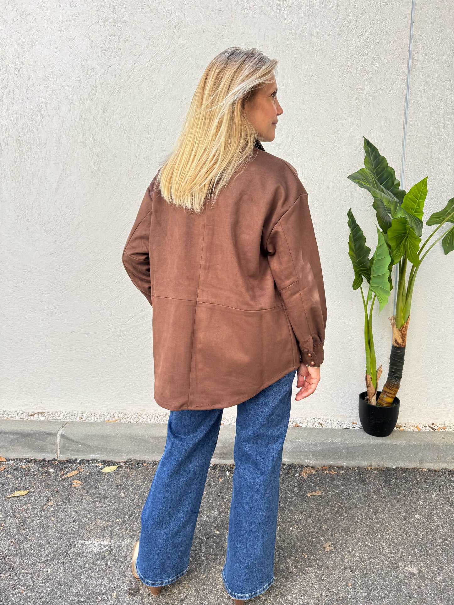 Sur chemise façon daim chocolat