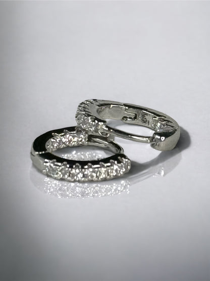 Boucle d’oreille petit anneau et strass gamme spacy ( disponible en doré et argenté )